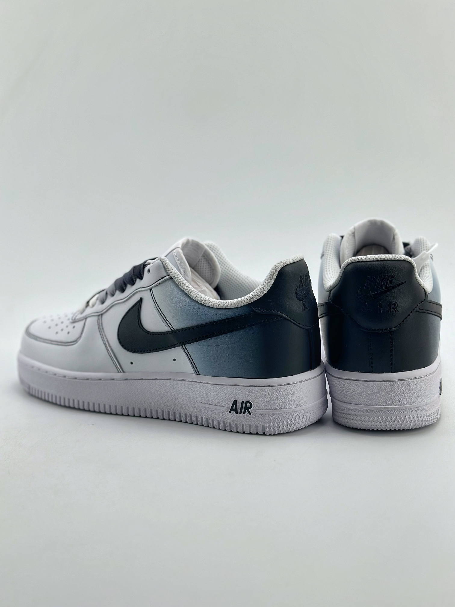 220 Nike Air Force 1 Low 07 白黑渐变 FN0366-101