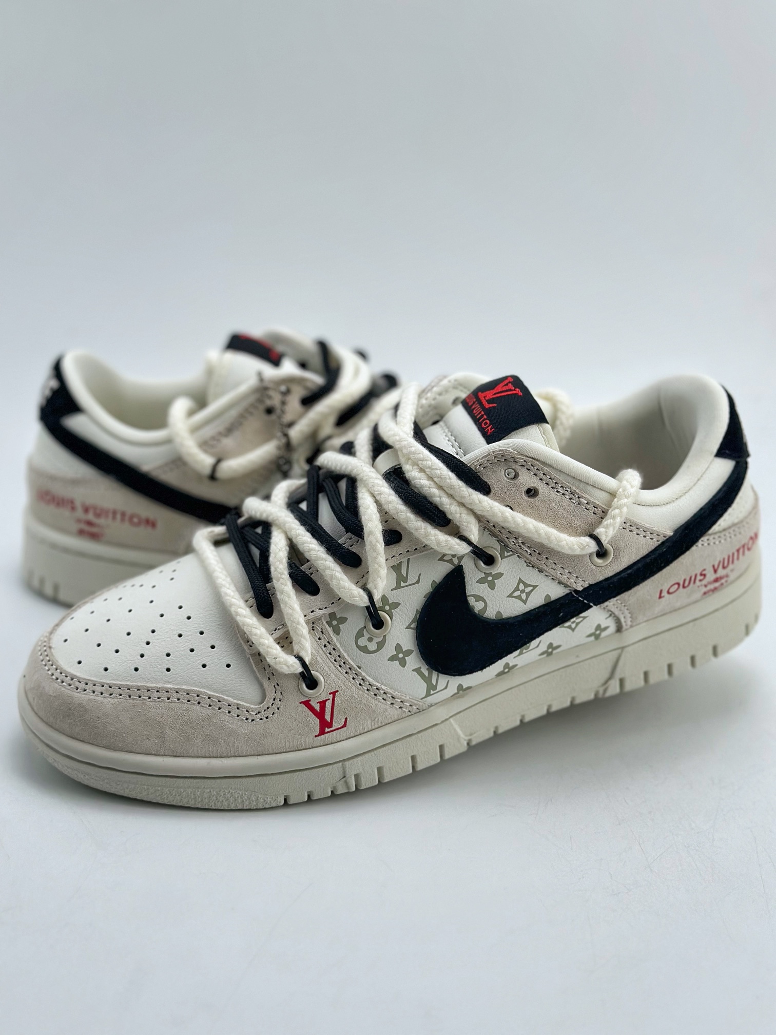 Nike SB Dunk Low x Louis Vuitton 白黑红 SJ2068-235