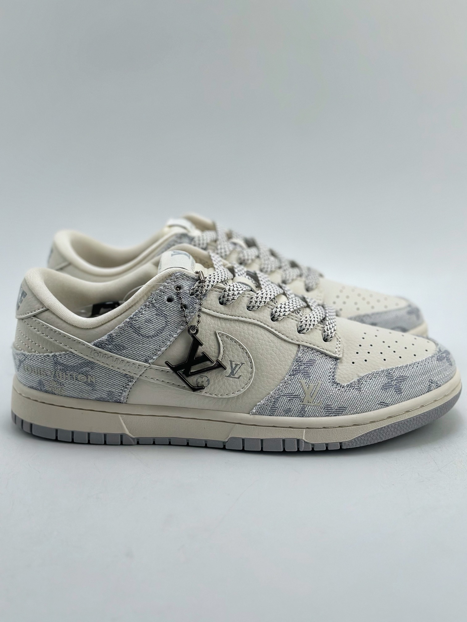 280 Nike SB Dunk Low x Louis Vuitton 白浅蓝牛仔布 FC1688-192