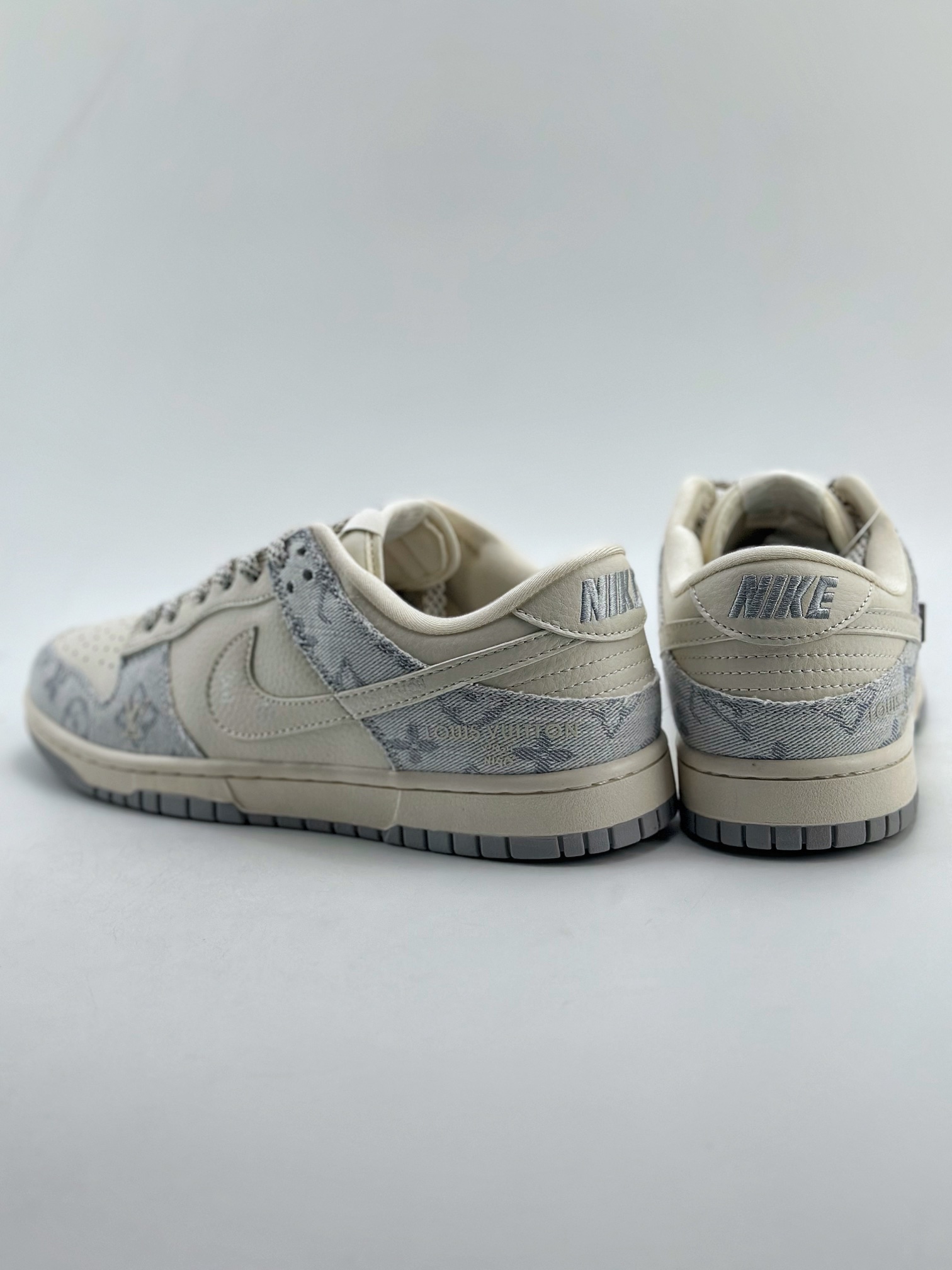 280 Nike SB Dunk Low x Louis Vuitton 白浅蓝牛仔布 FC1688-192