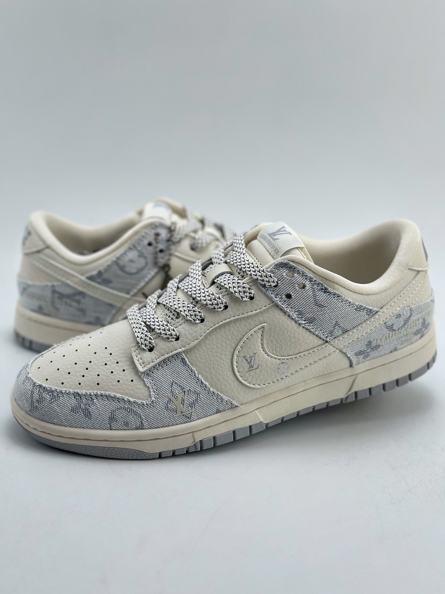 280 Nike SB Dunk Low x Louis Vuitton 白浅蓝牛仔布 FC1688-192