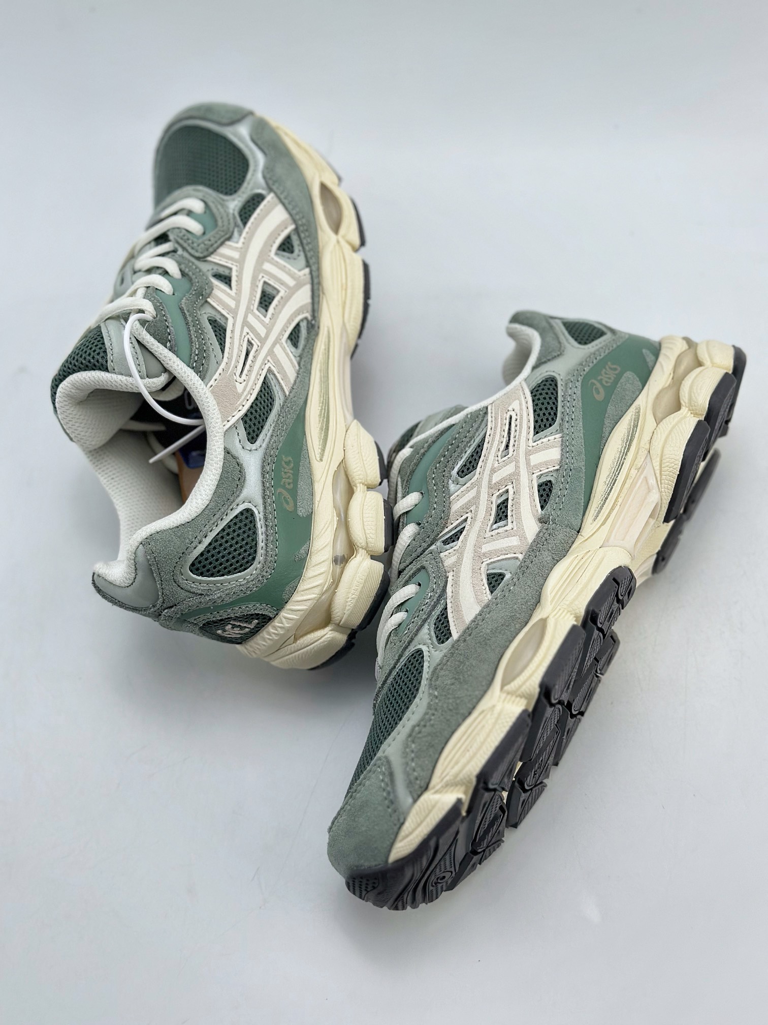 200 Asics Gel-NYC 纯原版本 白绿 亚瑟士运动休闲透气专业跑鞋 1201A383-302