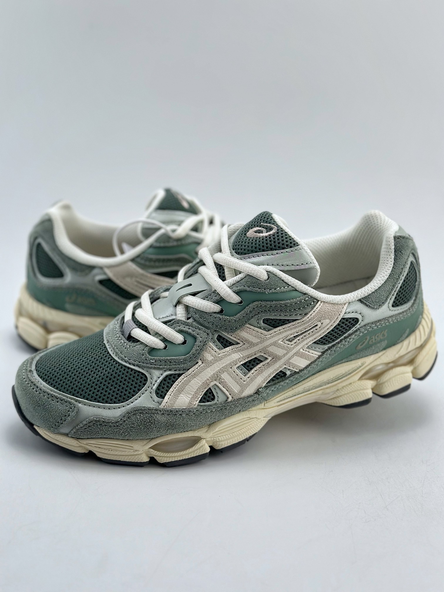 200 Asics Gel-NYC 纯原版本 白绿 亚瑟士运动休闲透气专业跑鞋 1201A383-302