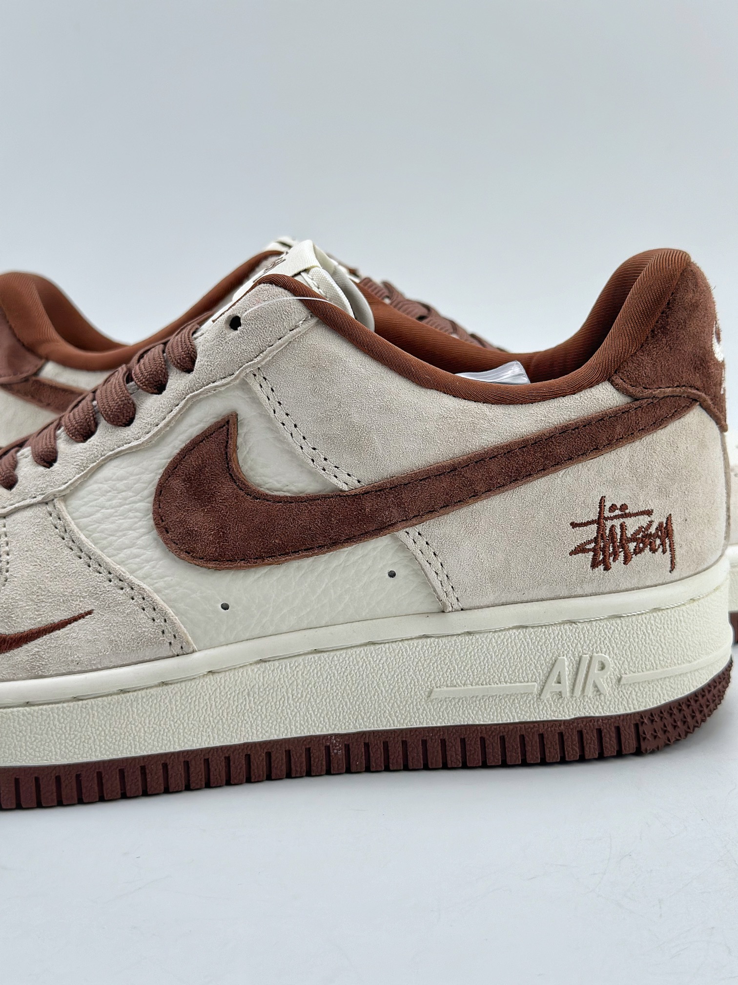 260 Nike Air Force 1 Low 07 x Stussy 斯图西白棕 HD1968-017