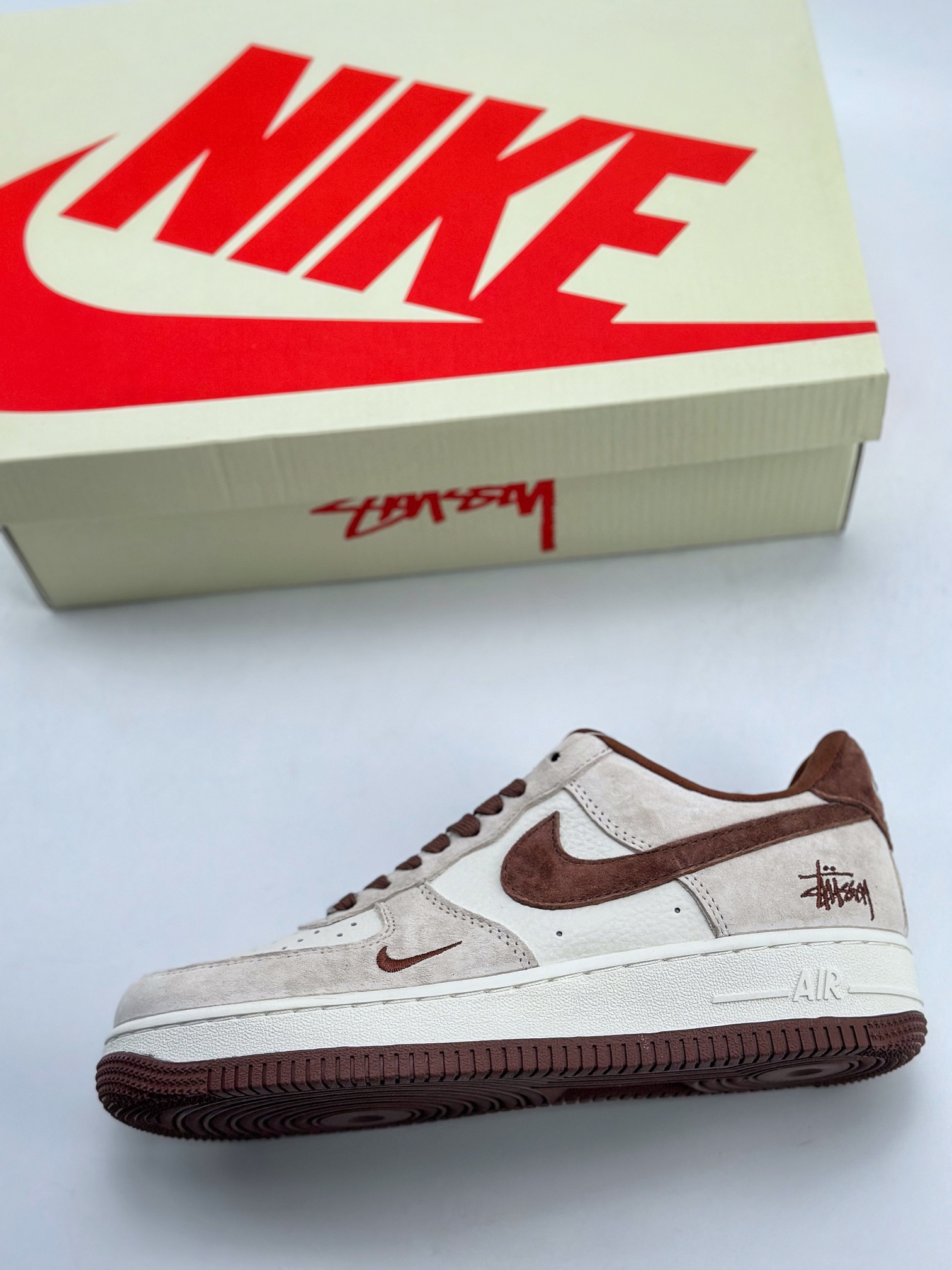 260 Nike Air Force 1 Low 07 x Stussy 斯图西白棕 HD1968-017