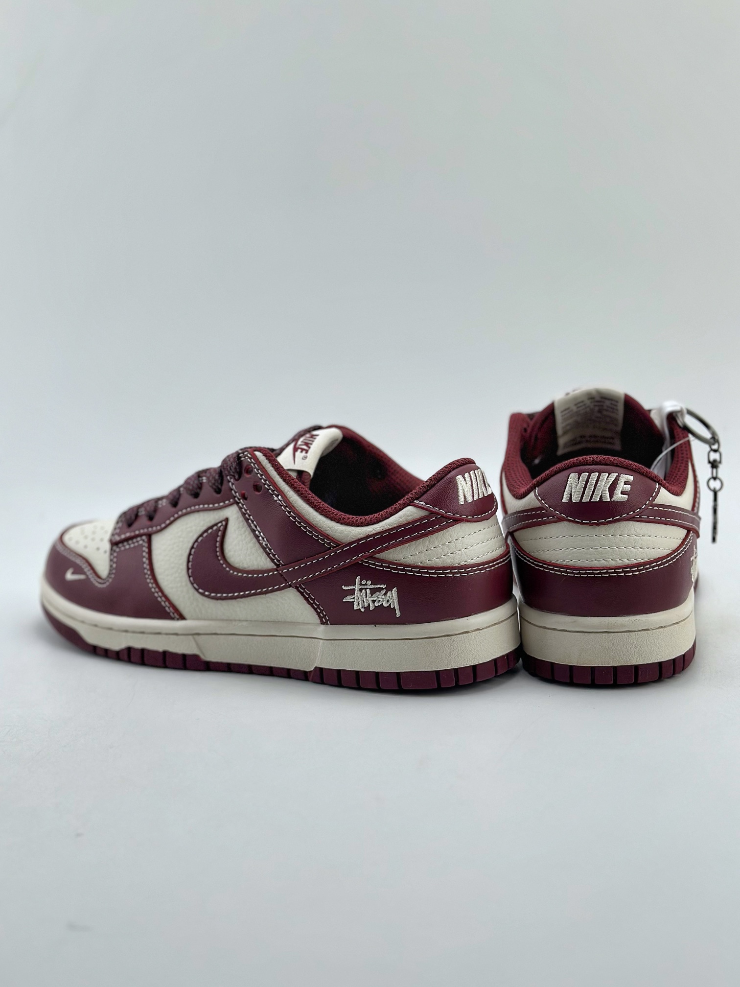 280 Nike SB Dunk Low x Stussy 斯图西白酒红满天星 BB9898-001