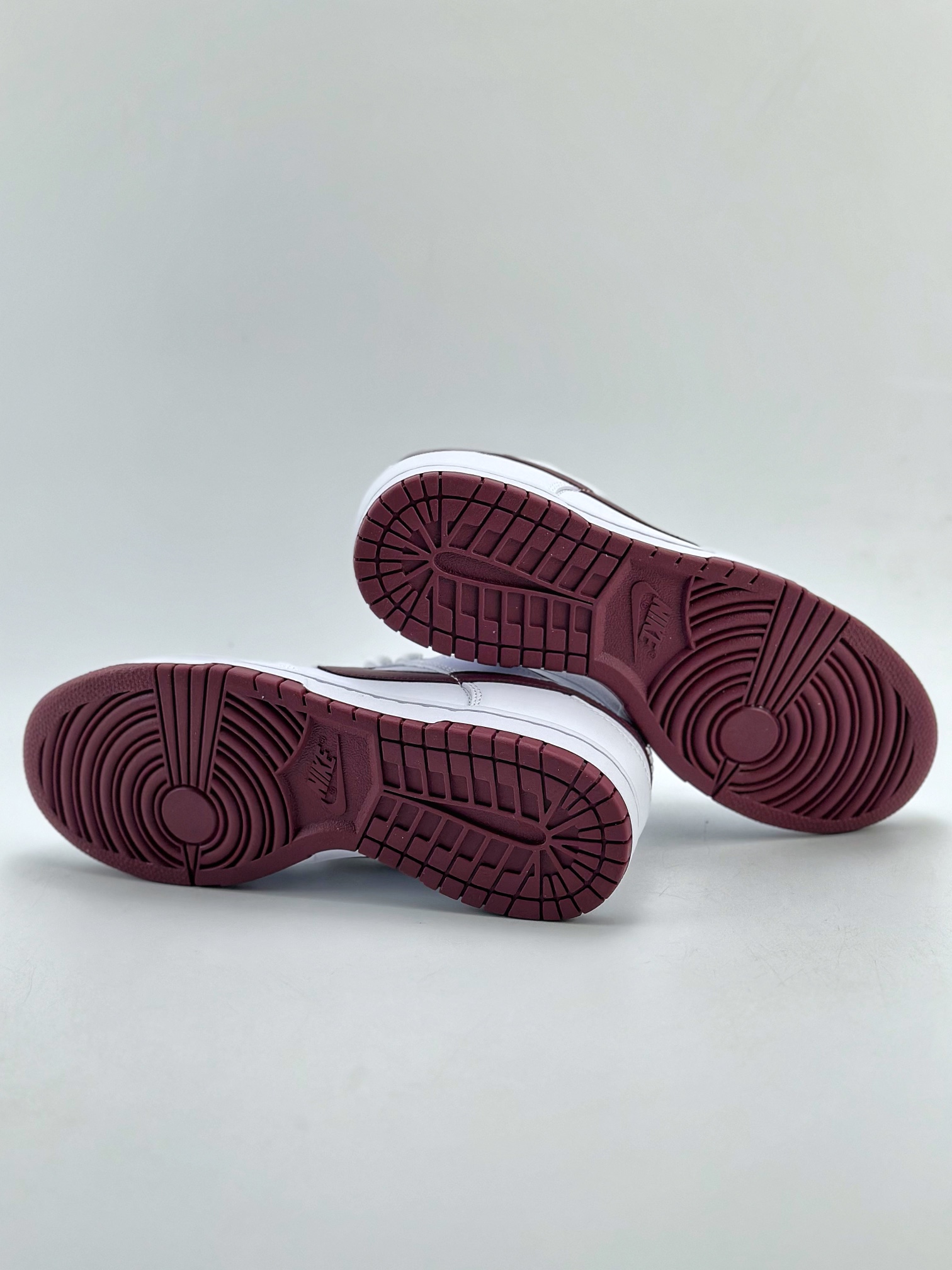 190 NIKE SB Dunk Low "Night Maroon" 白棕 DV0831-102