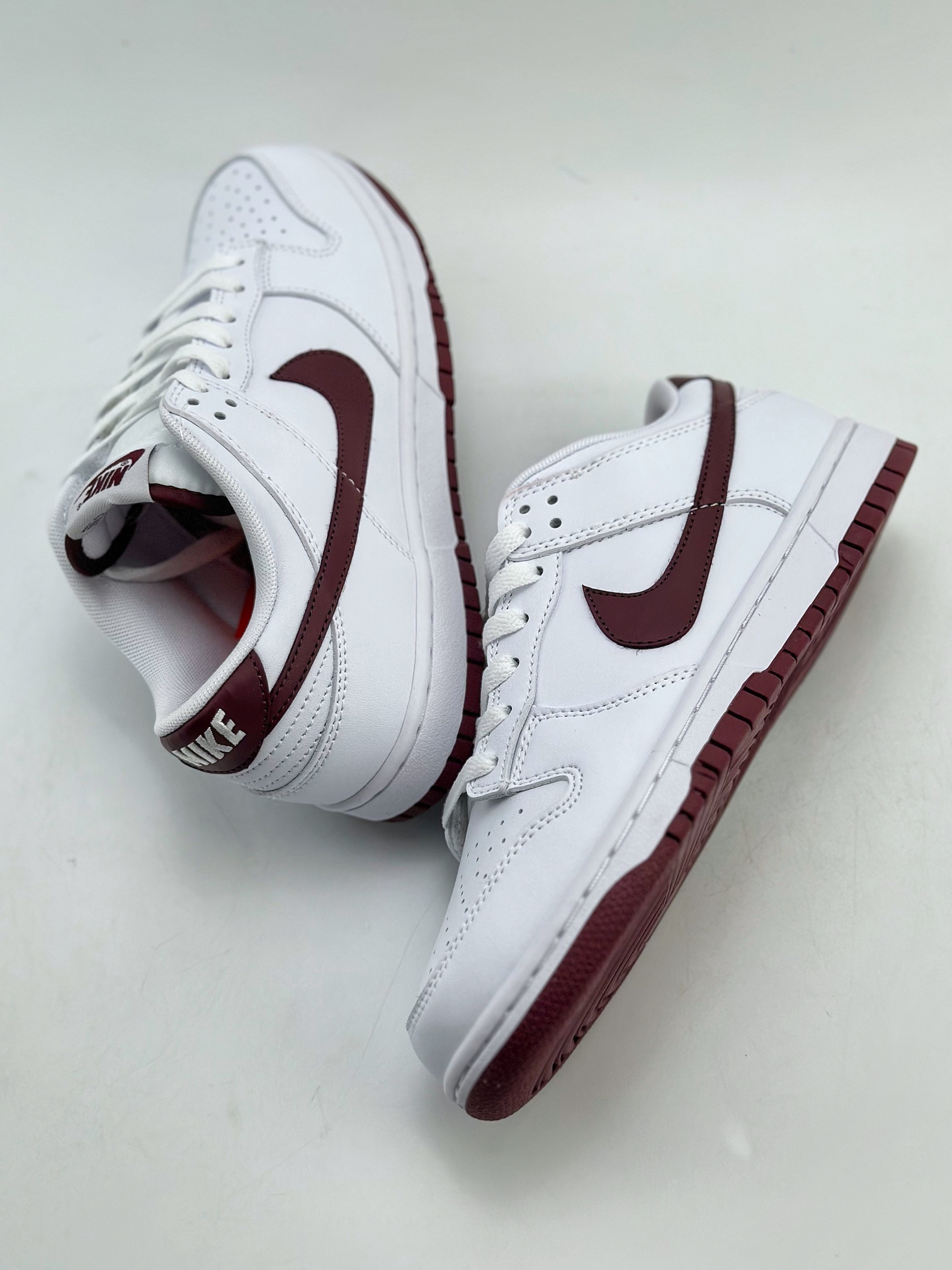 190 NIKE SB Dunk Low "Night Maroon" 白棕 DV0831-102