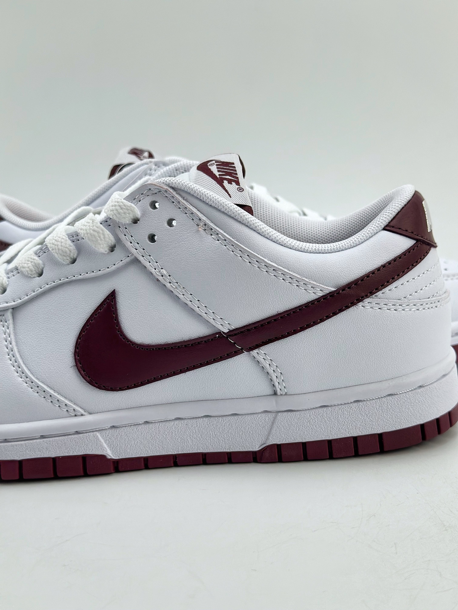 190 NIKE SB Dunk Low "Night Maroon" 白棕 DV0831-102