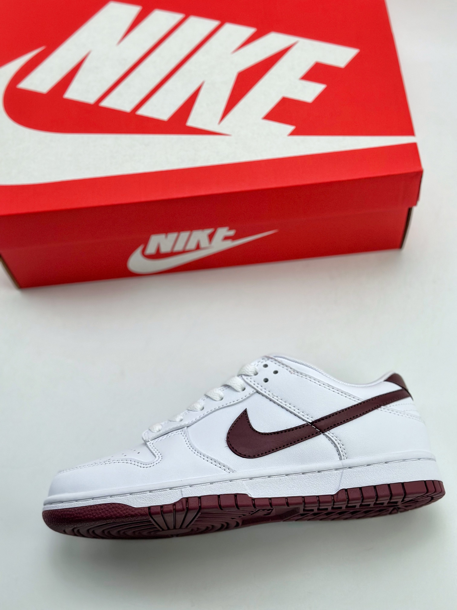 190 NIKE SB Dunk Low "Night Maroon" 白棕 DV0831-102