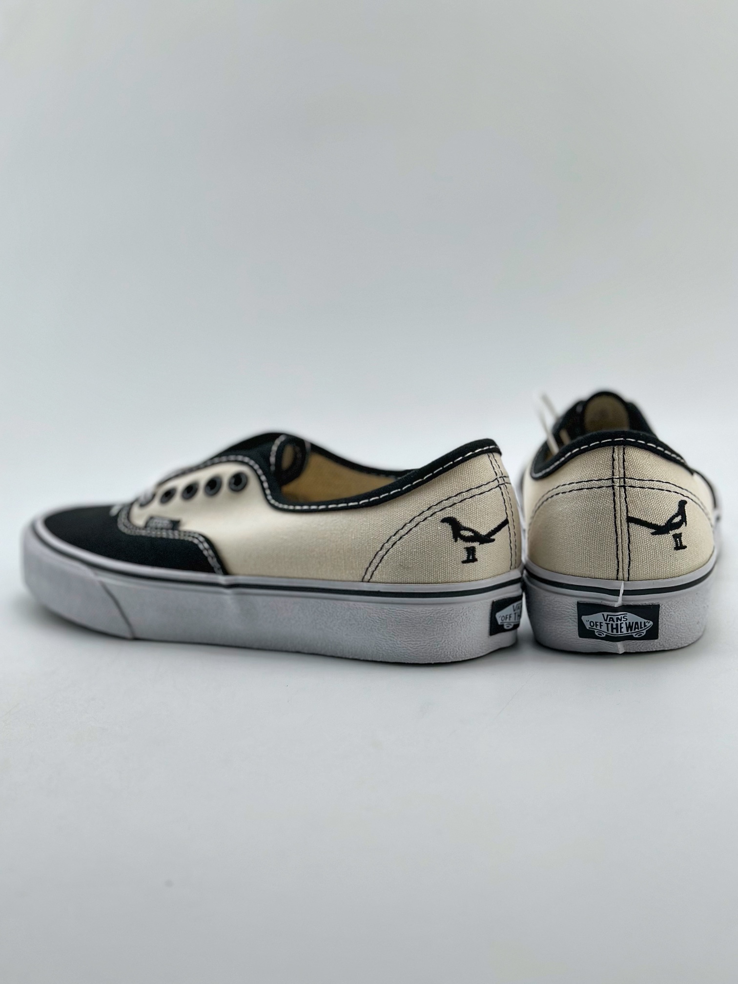 150 VANS Authentic和平鸽经典黑白 Vans 和平鸽系列板鞋 VN000CR5BPB1