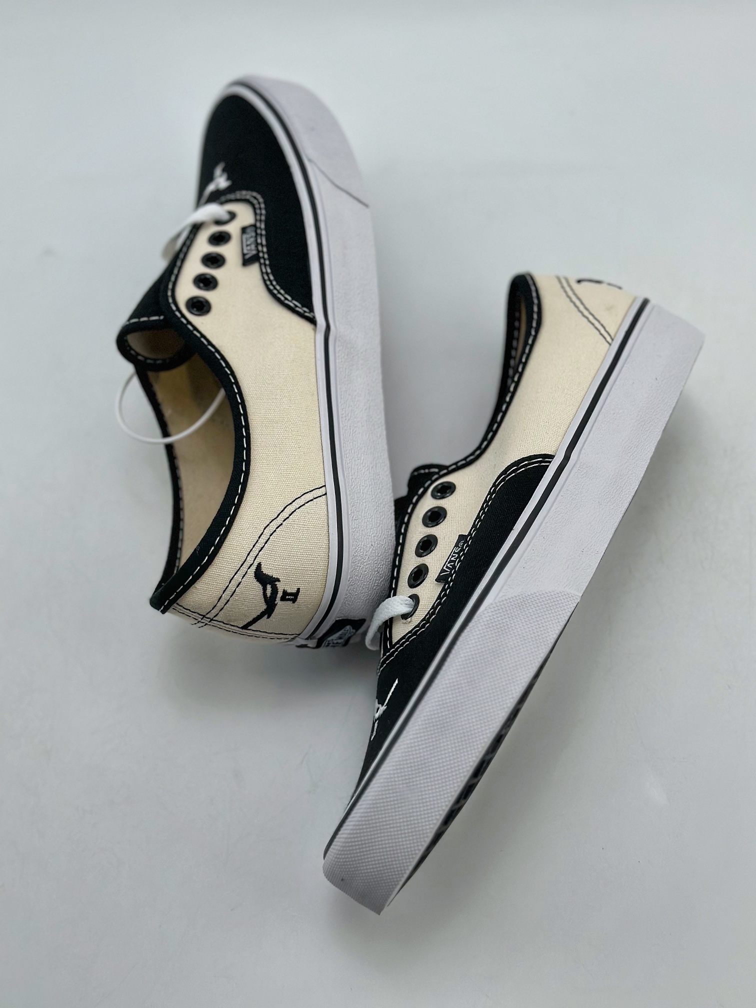 150 VANS Authentic和平鸽经典黑白 Vans 和平鸽系列板鞋 VN000CR5BPB1