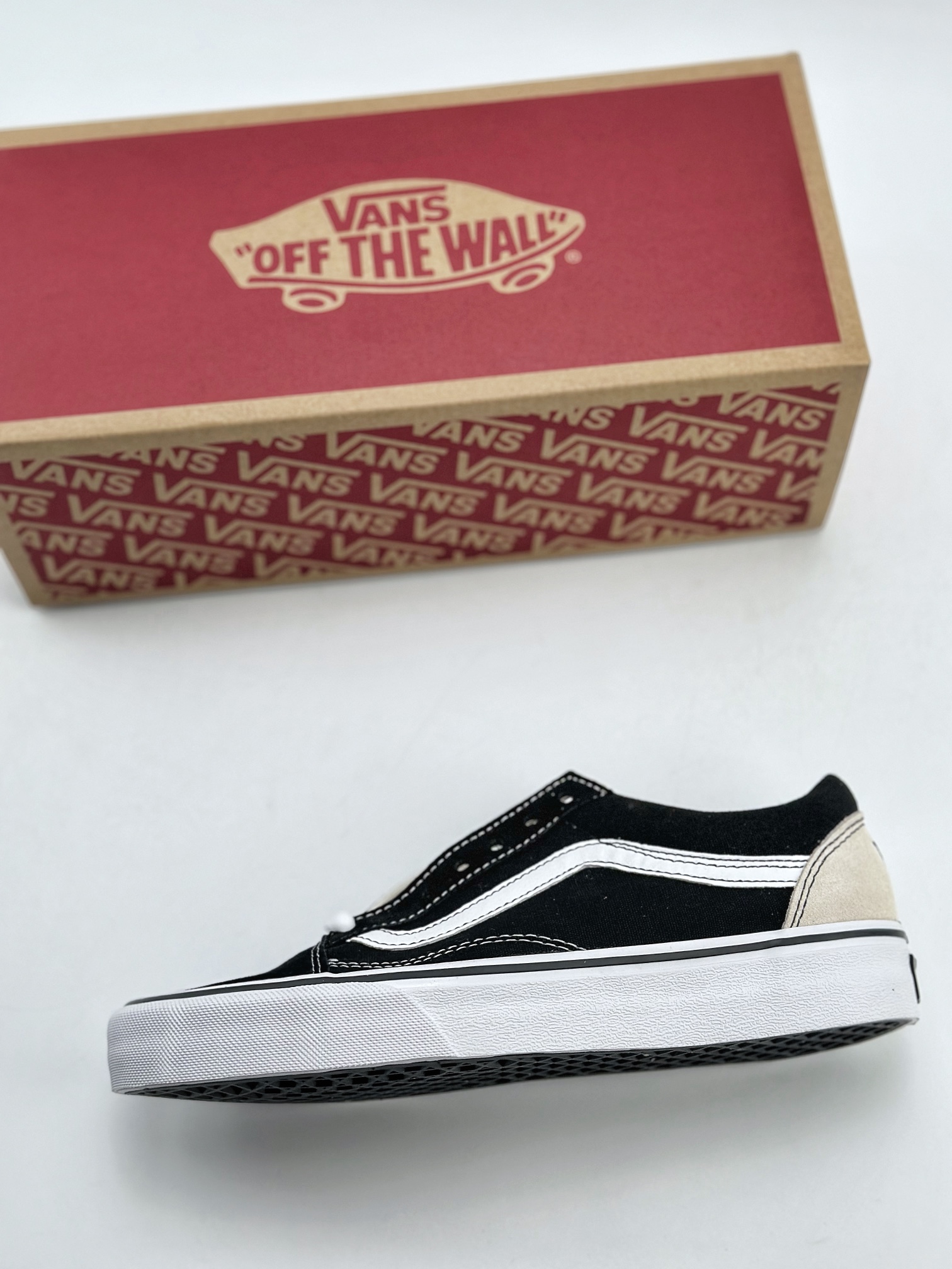 160 VANS Authentic和平鸽经典黑白Vans 和平鸽系列拼接低帮运动板鞋 VN000CR5BPB1