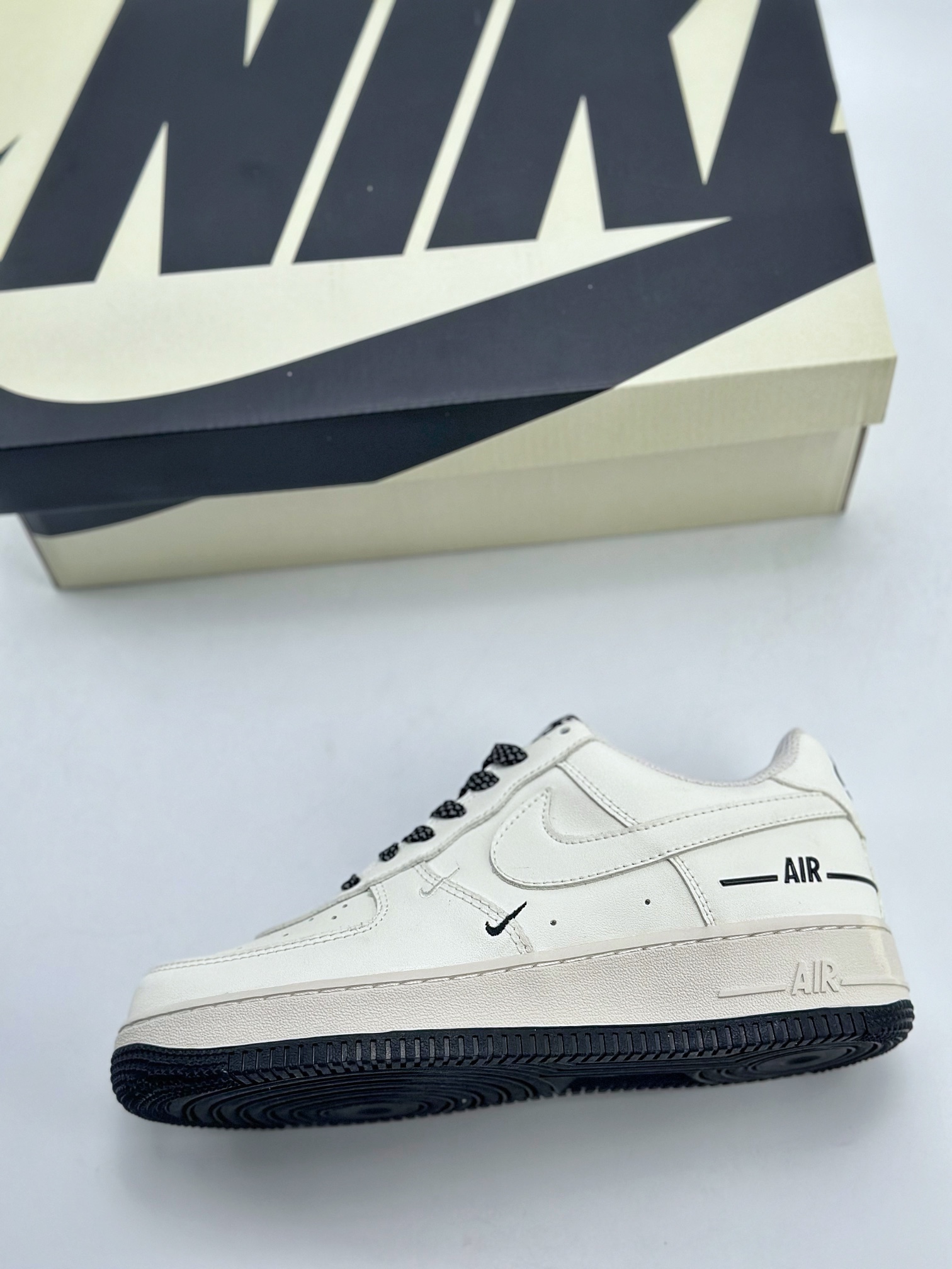 240 Nike Air Force 1 Low 07 小双钩米白满天星 CJ1379-602