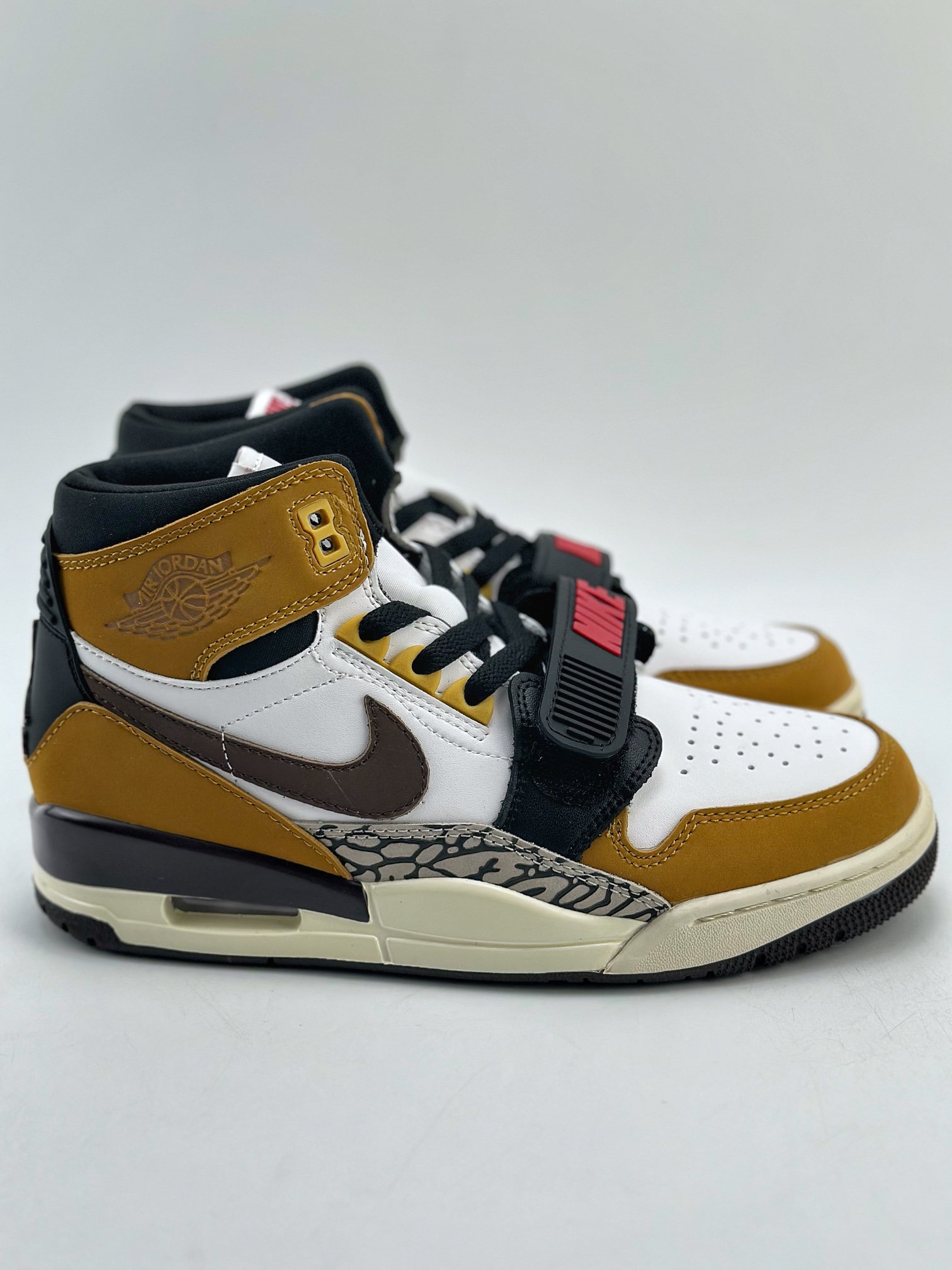 260  Nike Air Jordan Legacy 312 High 乔丹最强三合一混合版 AV3922-102