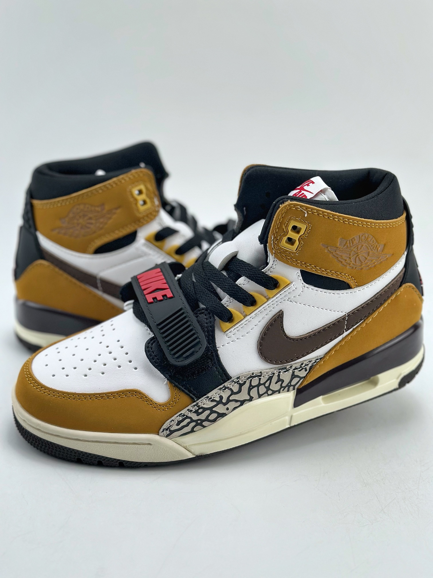 260  Nike Air Jordan Legacy 312 High 乔丹最强三合一混合版 AV3922-102