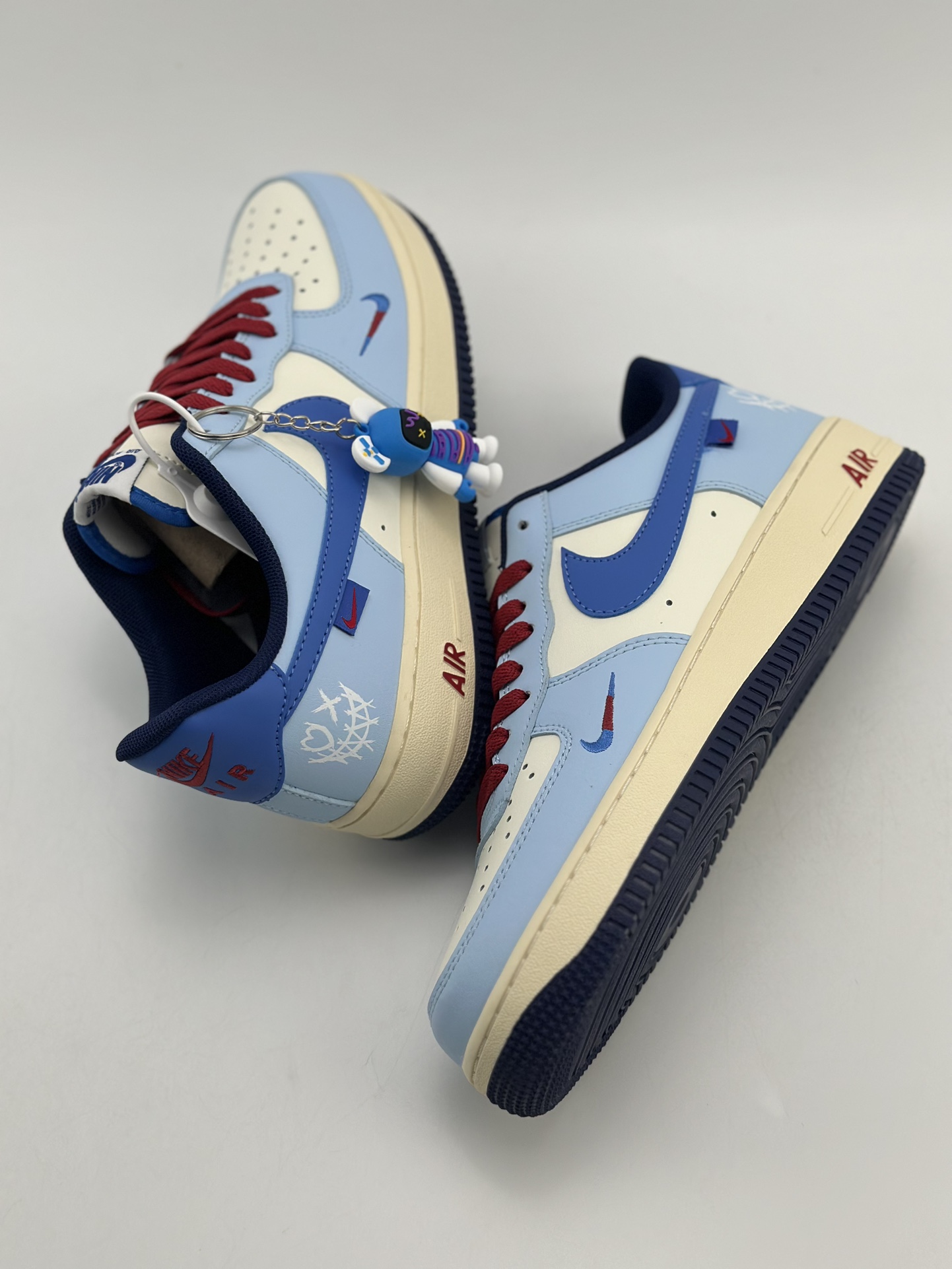 240 Nike Air Force 1 Low 07 暴力熊玩偶 米白蓝 XL2402-333