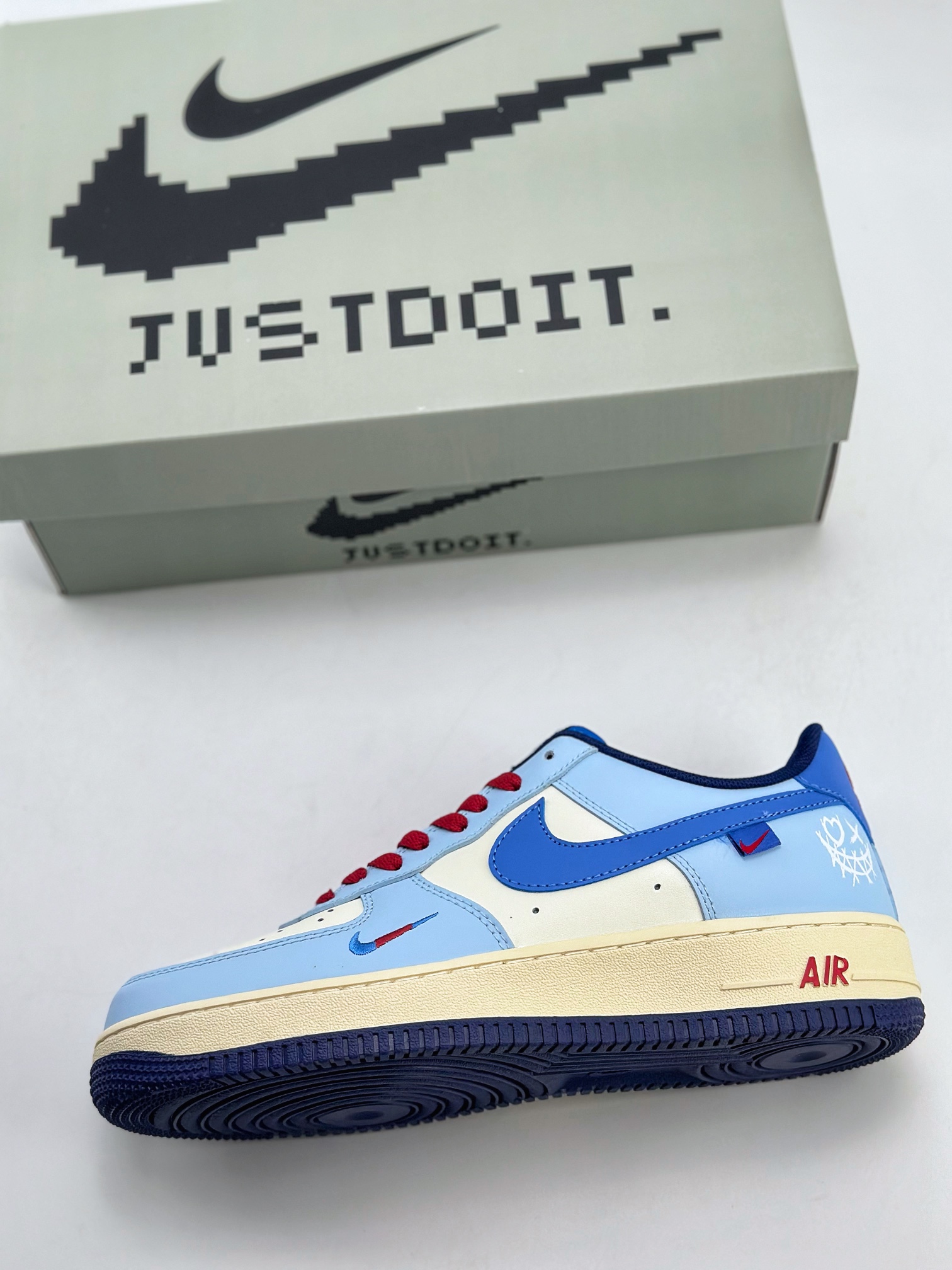 240 Nike Air Force 1 Low 07 暴力熊玩偶 米白蓝 XL2402-333