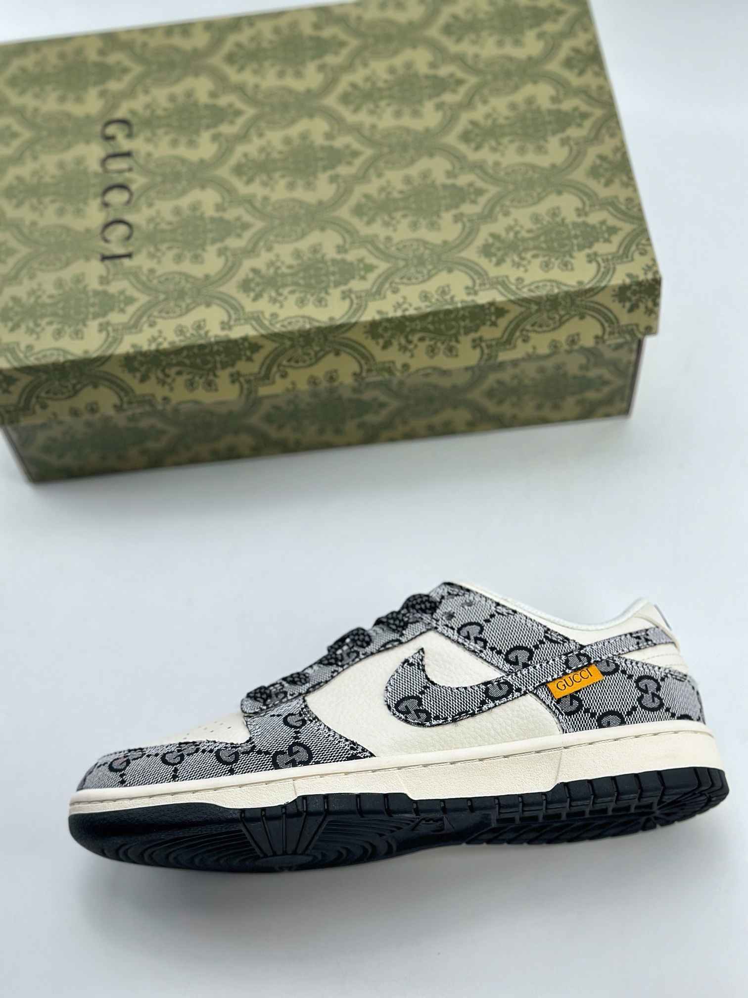 280 Nike SB Dunk Low x GUCCI 米白牛仔印花 BB9676-311