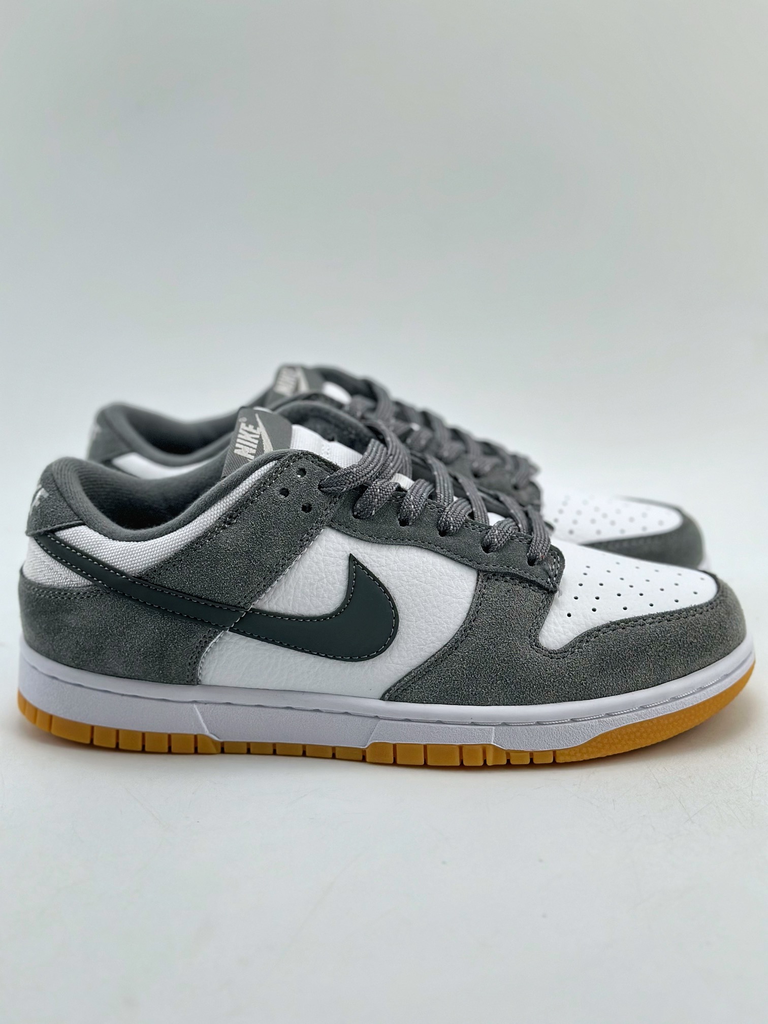 190 NIKE SB Dunk Low "Grey Gum" 白灰生胶 FV0389-100