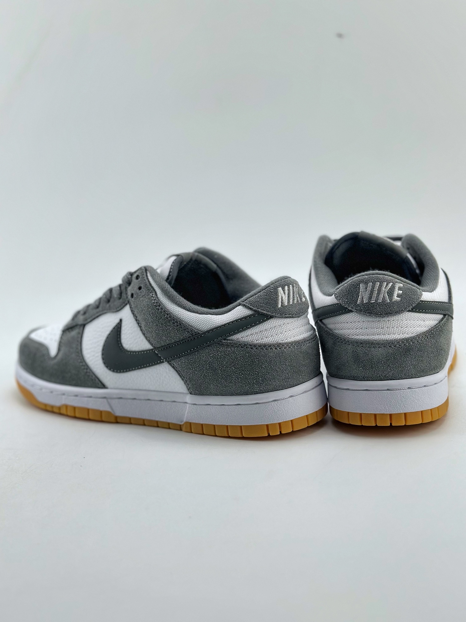 190 NIKE SB Dunk Low "Grey Gum" 白灰生胶 FV0389-100