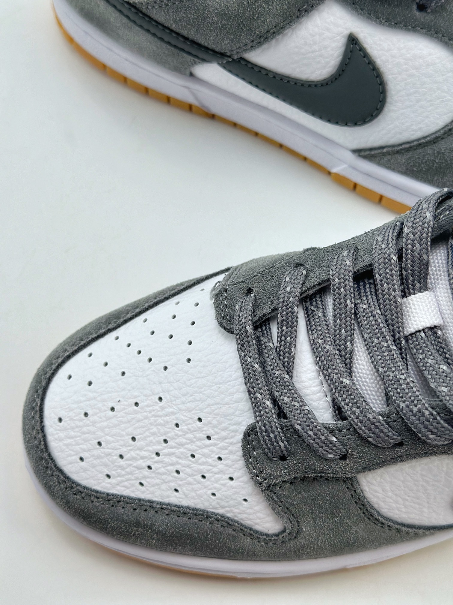 190 NIKE SB Dunk Low "Grey Gum" 白灰生胶 FV0389-100