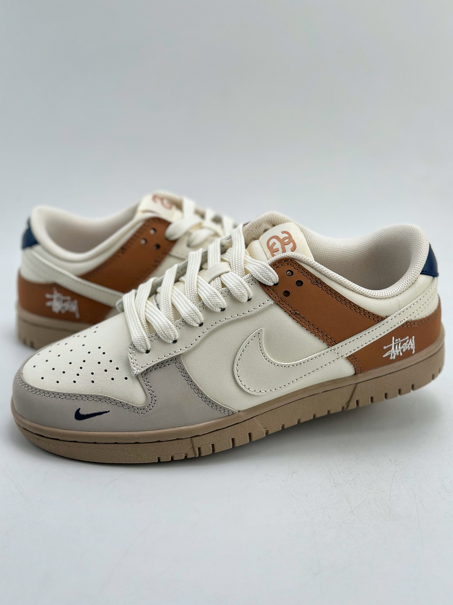 110 NIKE SB Dunk Low x Stussy 白灰棕 JH8037-917CC