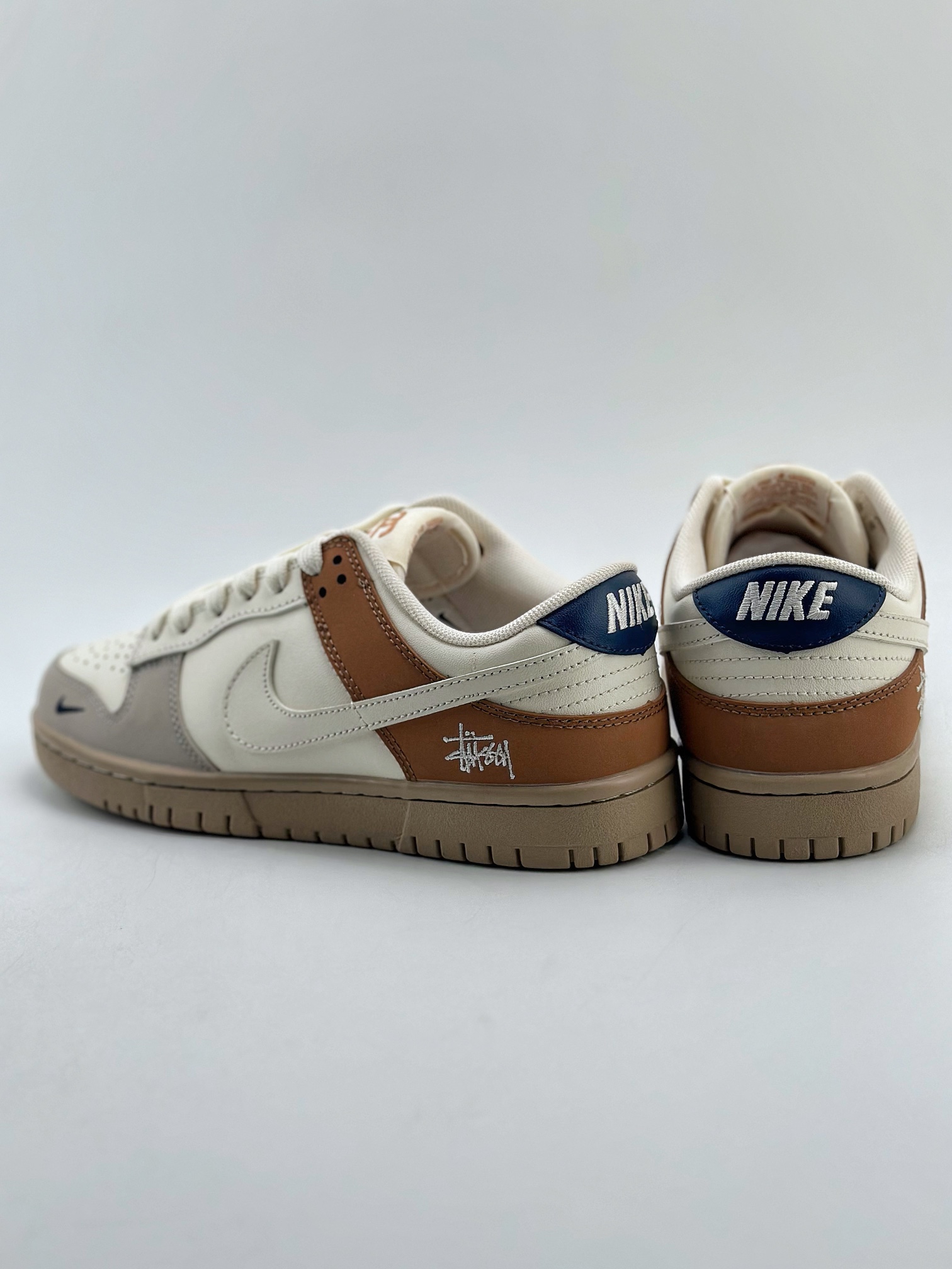 110 NIKE SB Dunk Low x Stussy 白灰棕 JH8037-917CC