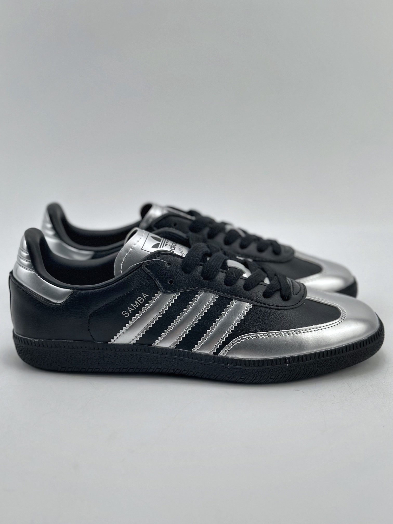 170 adidas originals Samba OG 黑银  IF3918