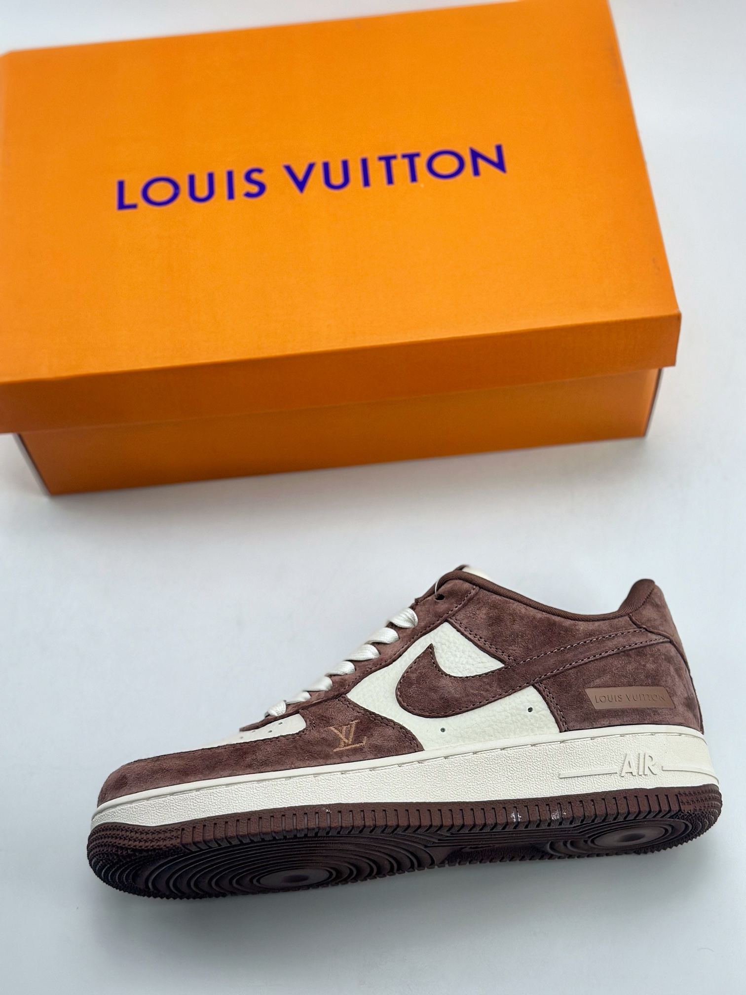 260 Nike Air Force 1 Low 07 x Louis Vuitton 白棕翻毛 HD1968-022