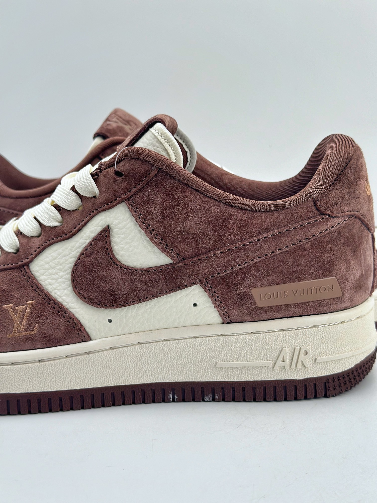 260 Nike Air Force 1 Low 07 x Louis Vuitton 白棕翻毛 HD1968-022