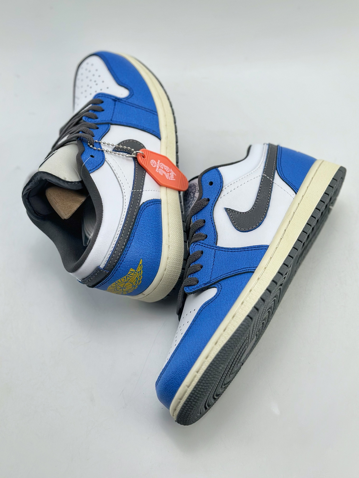 200 Air Jordan 1 Low 蓝白黑  FV8439-104