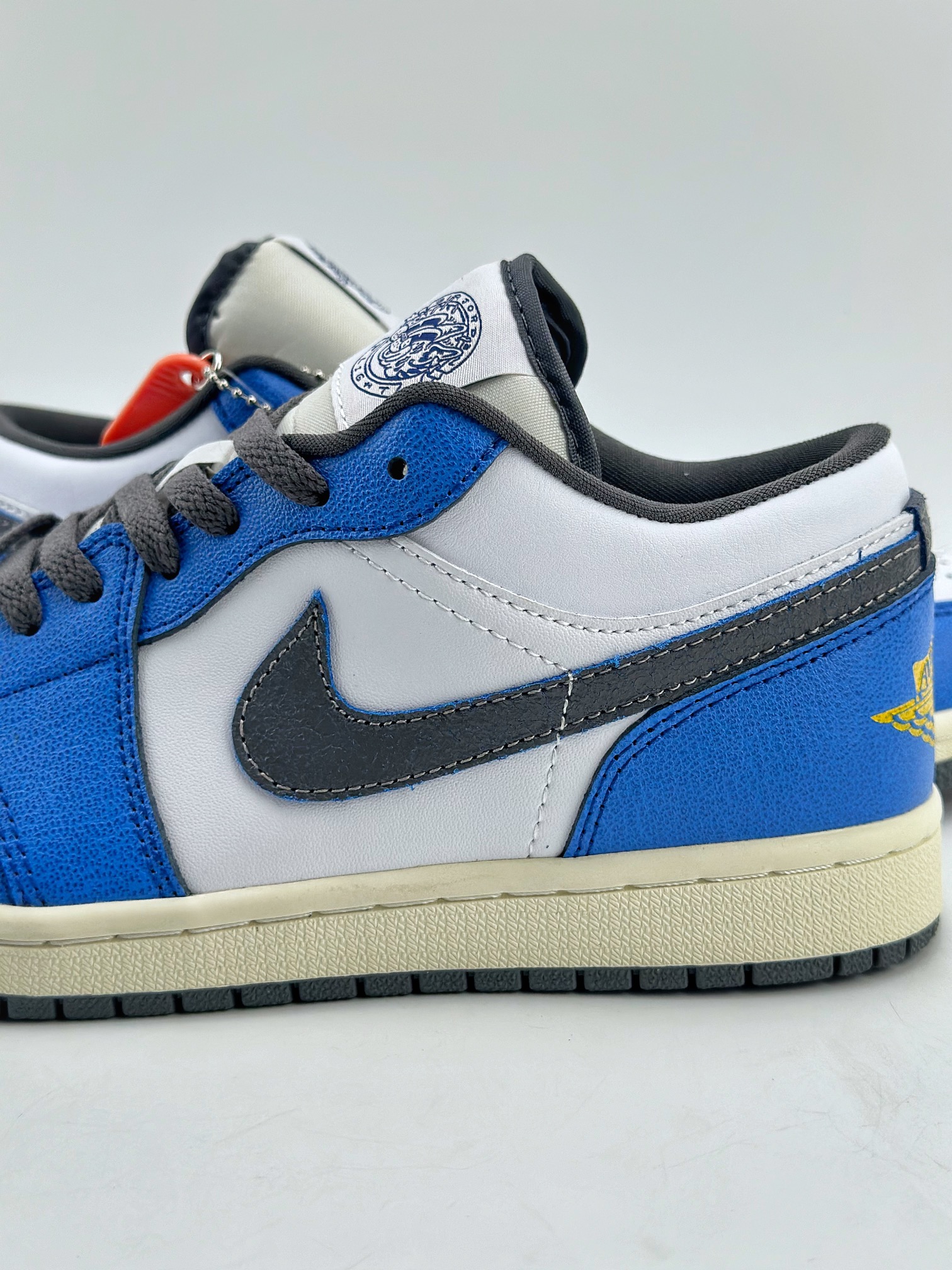 200 Air Jordan 1 Low 蓝白黑  FV8439-104