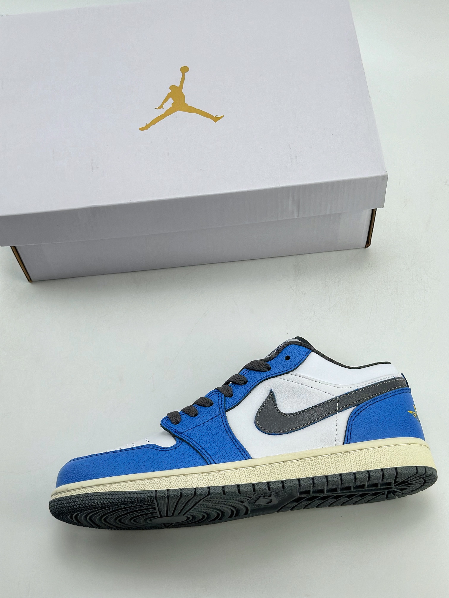 200 Air Jordan 1 Low 蓝白黑  FV8439-104