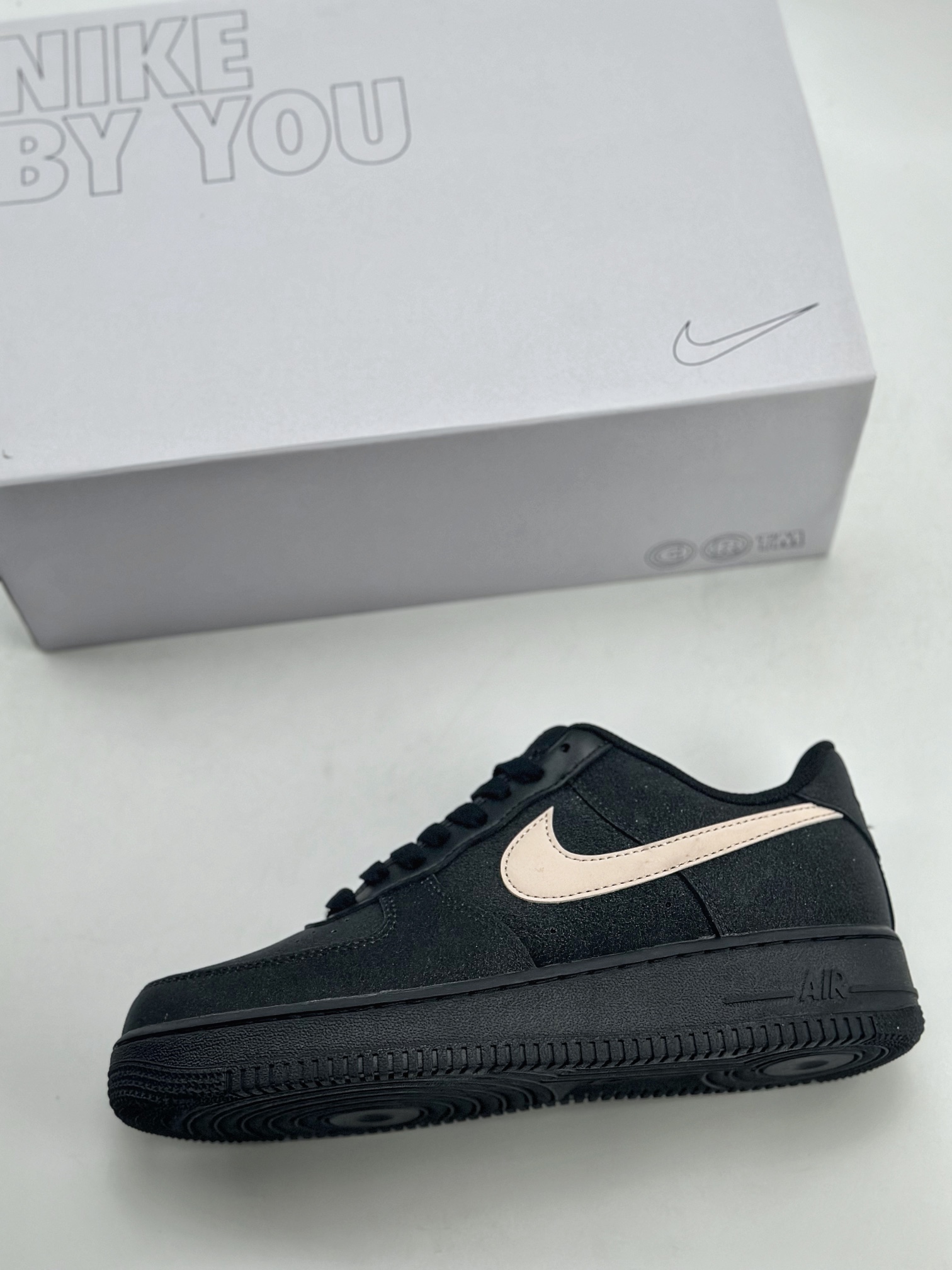 240 Nike Air Force 1 Low 07 黑闪藕粉