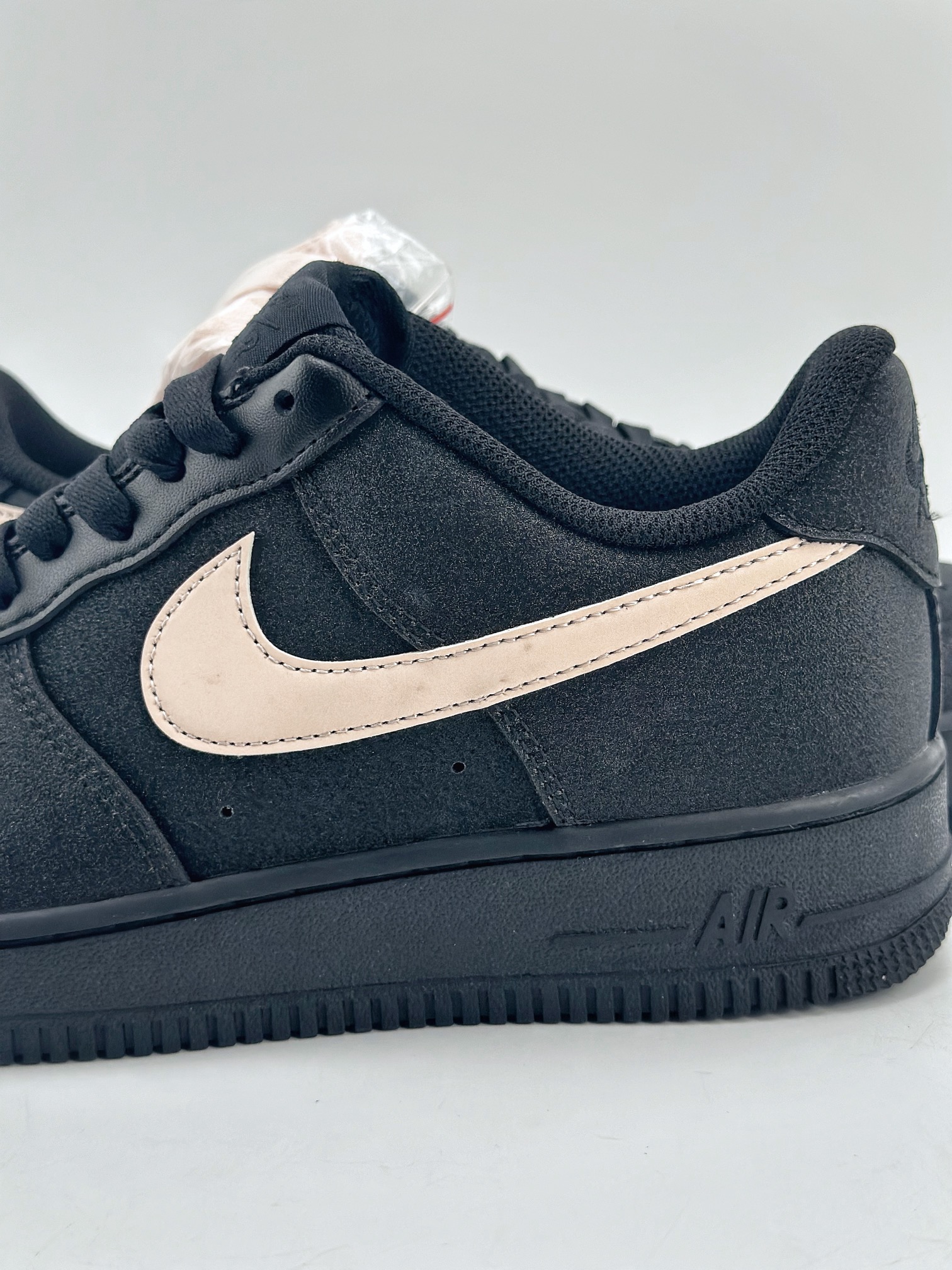 240 Nike Air Force 1 Low 07 黑闪藕粉