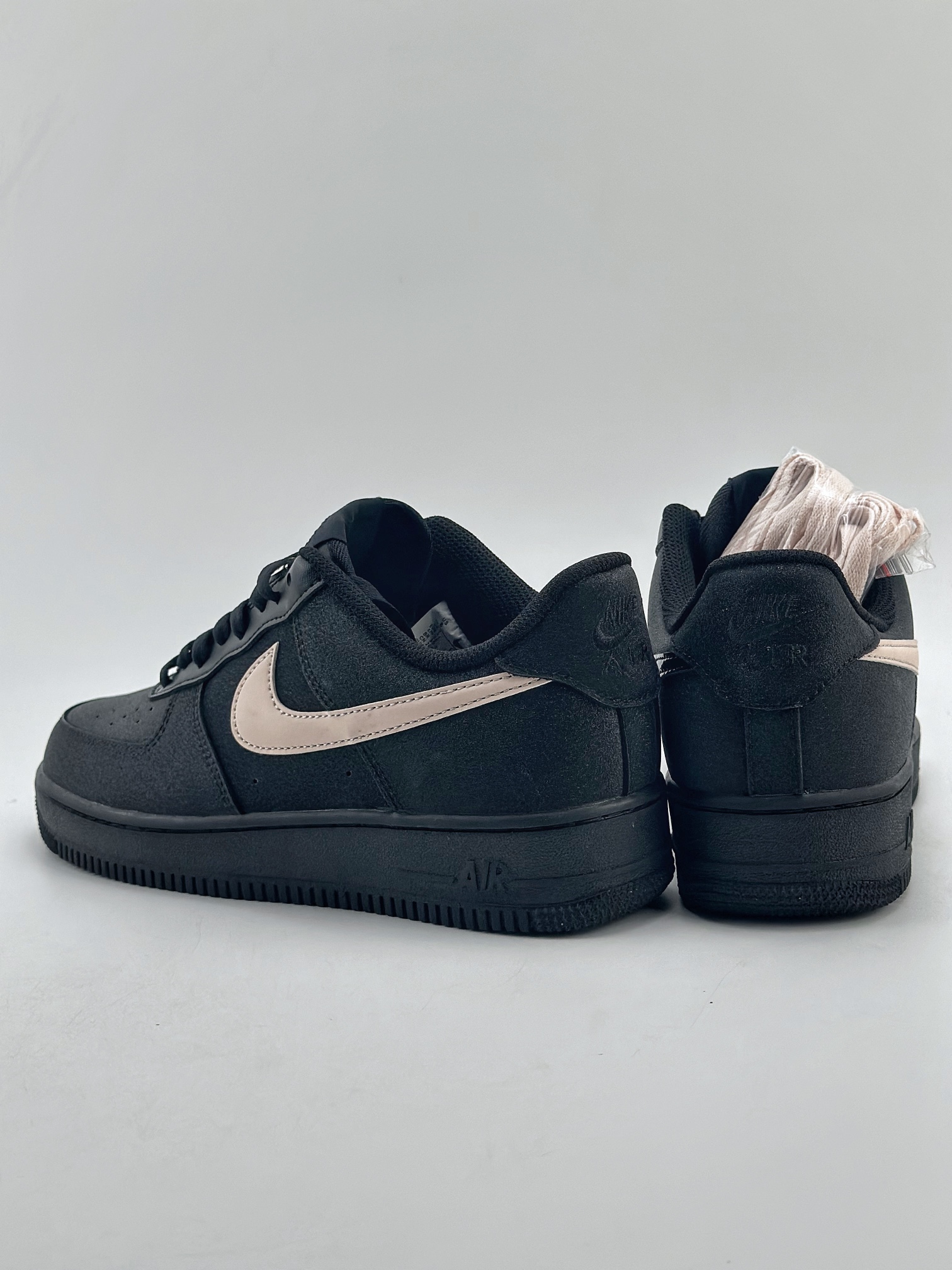 240 Nike Air Force 1 Low 07 黑闪藕粉