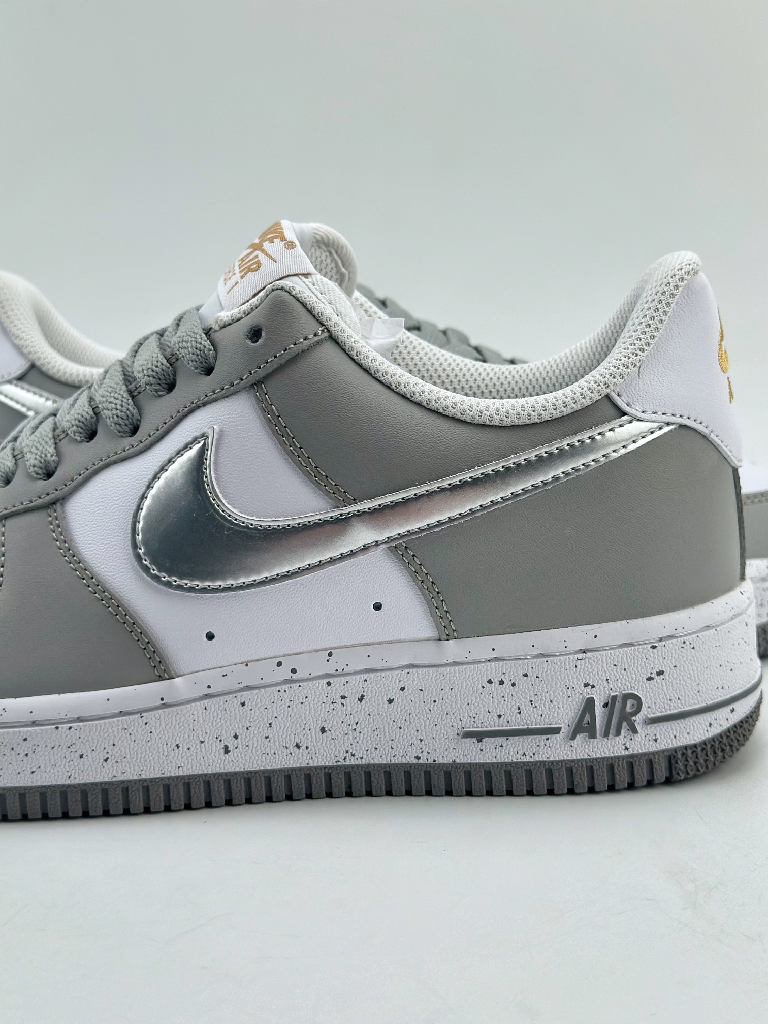 220 Nike Air Force 1 Low 07 白灰银 MK5639-889