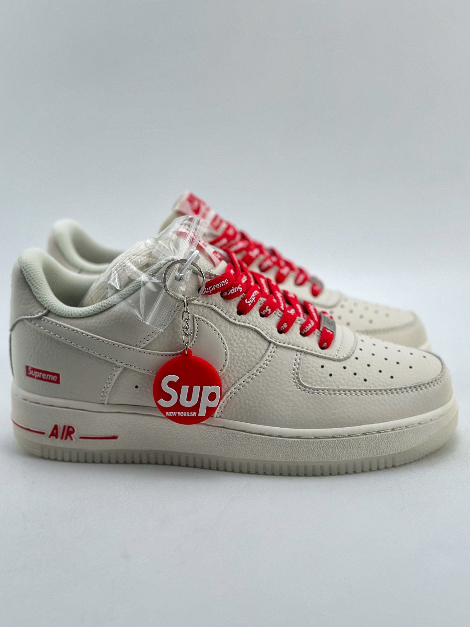 200 Nike Air Force 1 Low 07 x Supreme 联名白红 SU0220-001