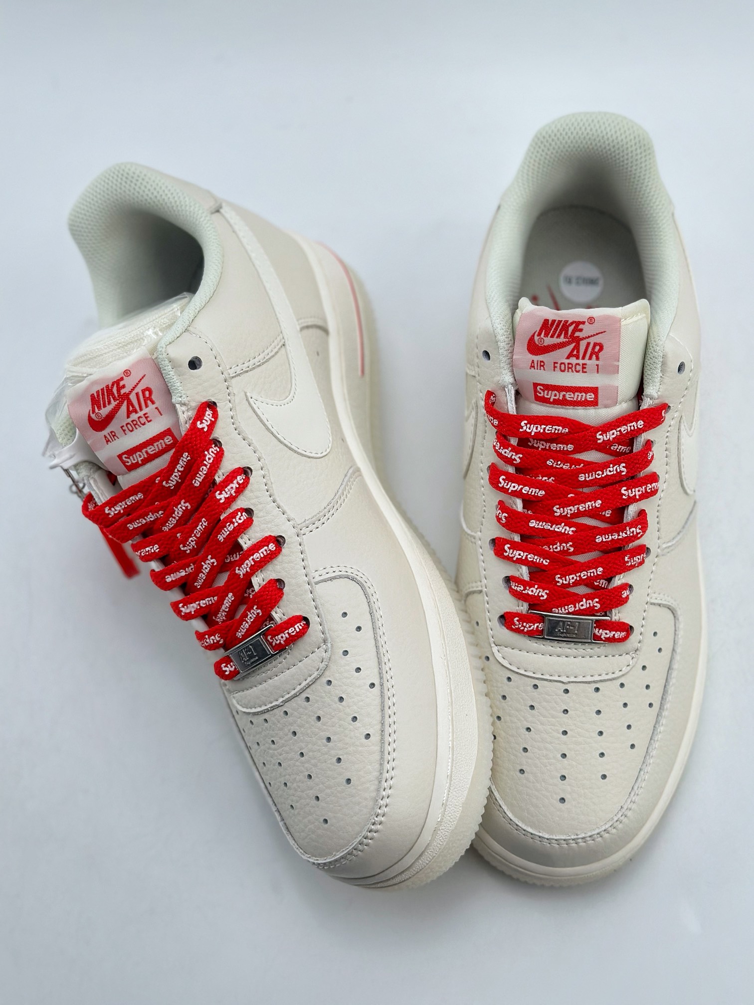 200 Nike Air Force 1 Low 07 x Supreme 联名白红 SU0220-001