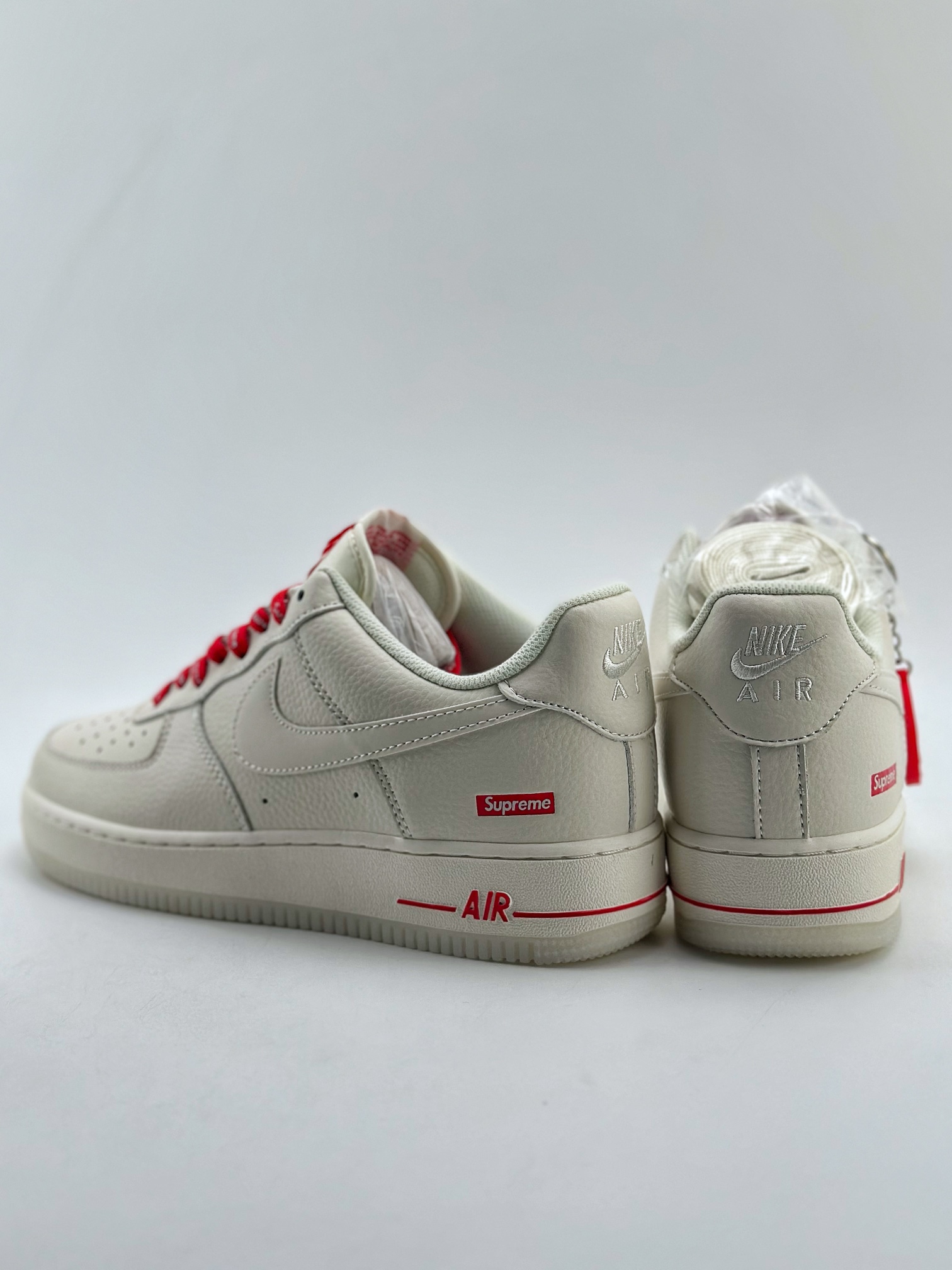 200 Nike Air Force 1 Low 07 x Supreme 联名白红 SU0220-001