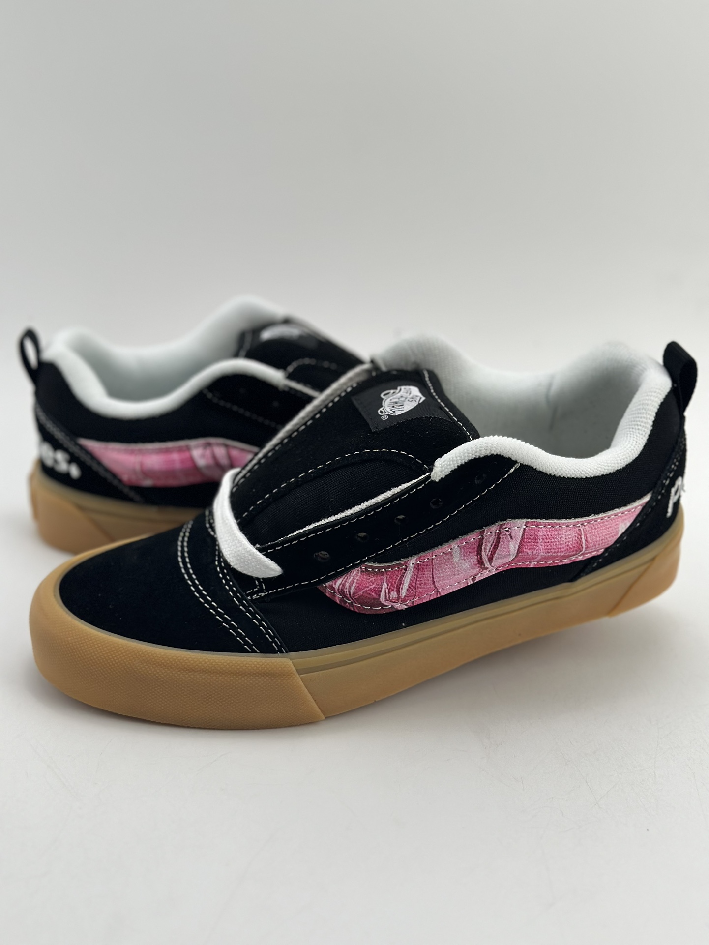 140 Vans Classics Knu Skool 面包鞋 范斯官方 黑粉樱花生胶面包鞋