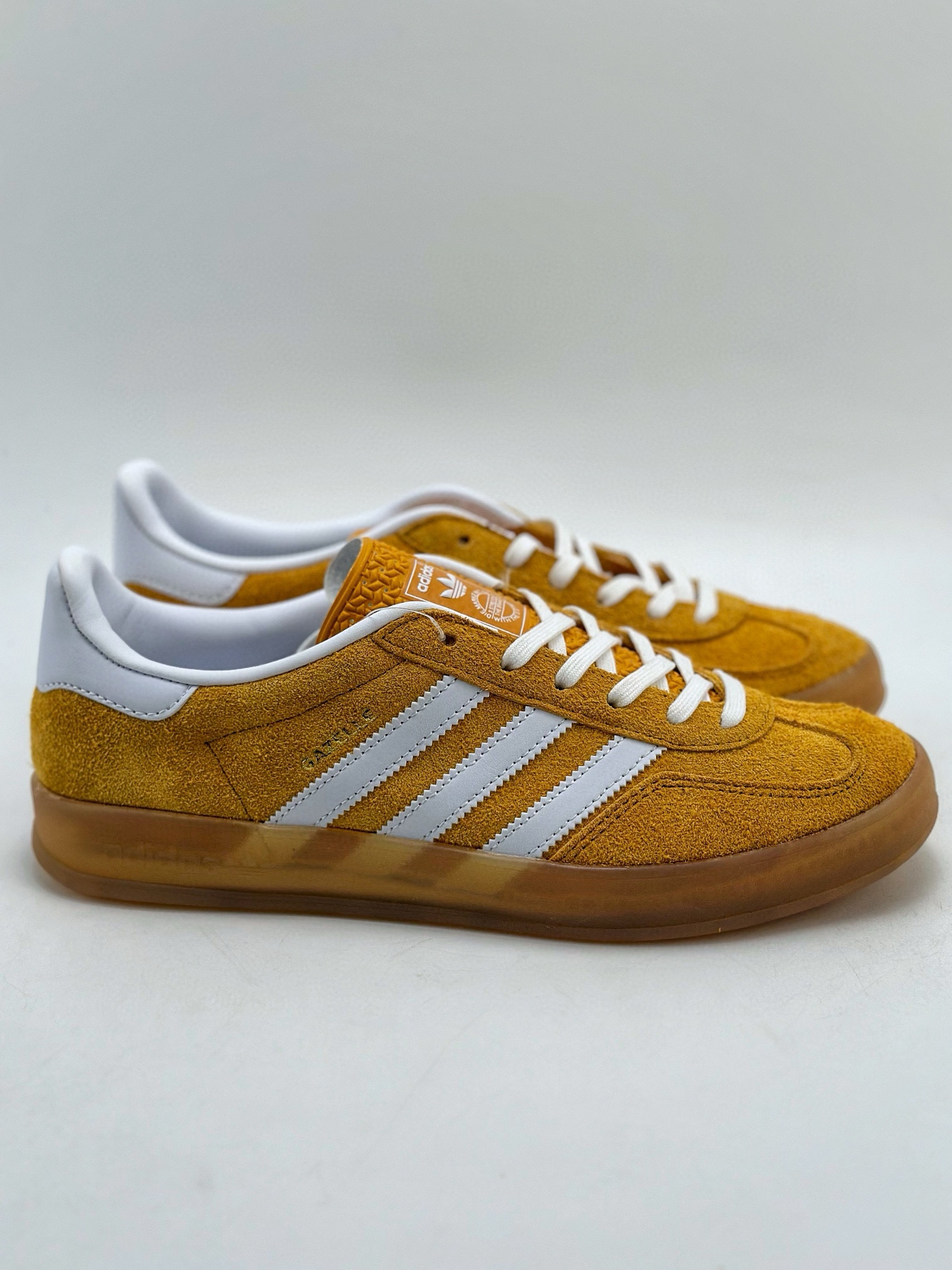 adidas Originals Gazelle INdoor M 三叶草休闲防滑耐磨低帮板鞋  HQ8716