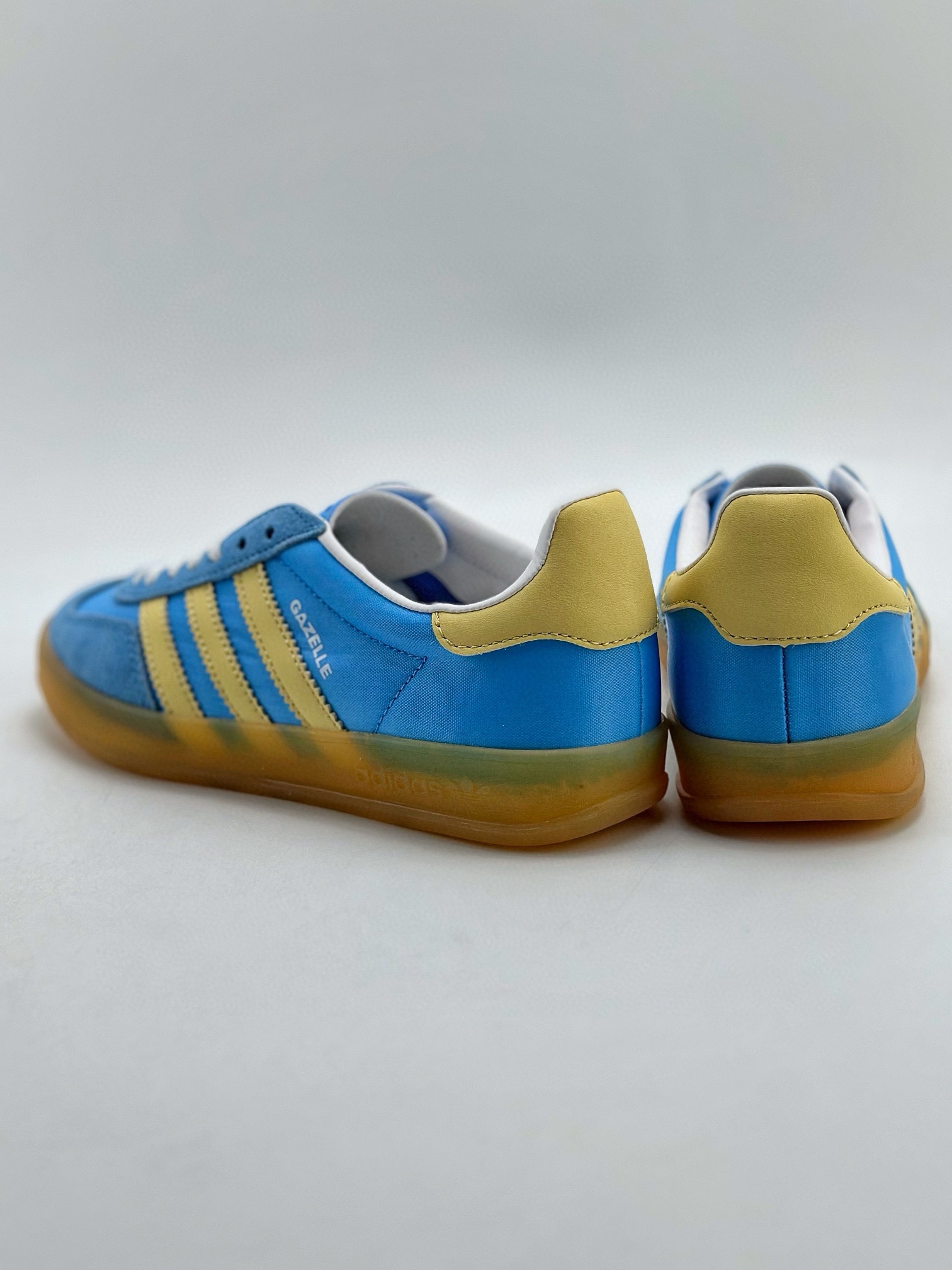 160 adidas Originals Gazelle INdoor W 三叶草休闲防滑耐磨低帮板鞋  IE2960