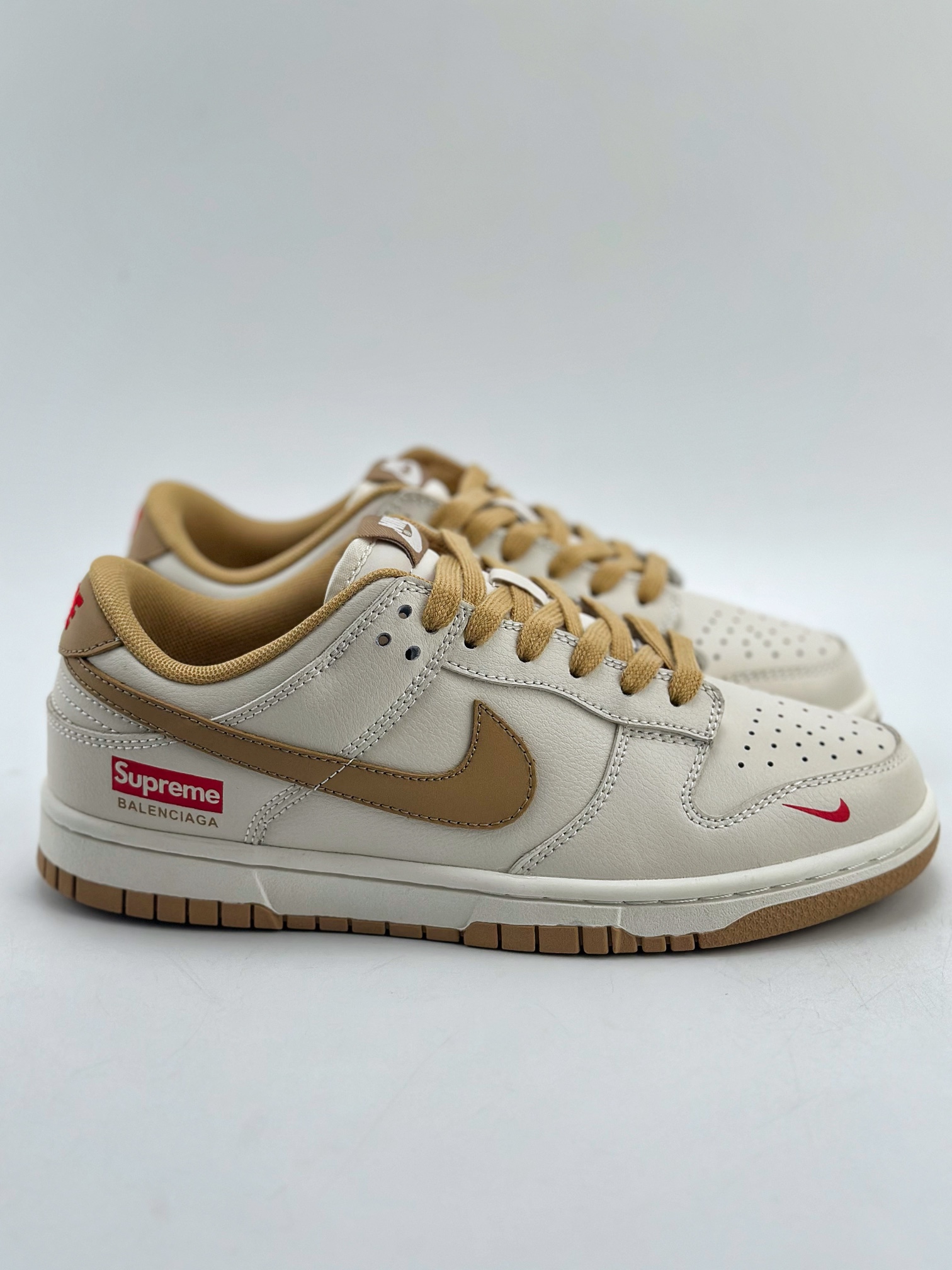 120 NIKE SB Dunk Low x Supreme x Balenciaga 白黄 XD1688-012