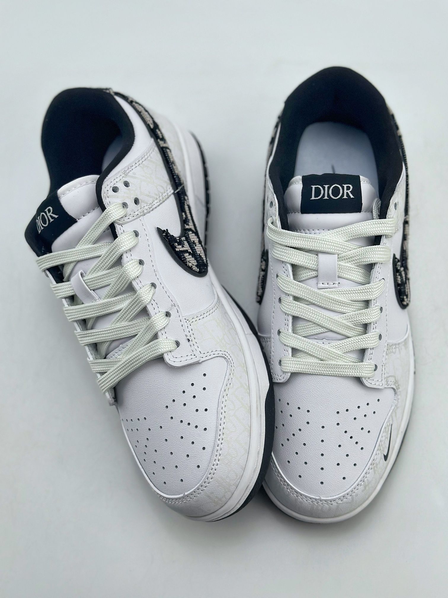 NIKE SB Dunk Low x DIOR 联名白黑 JH8036-914