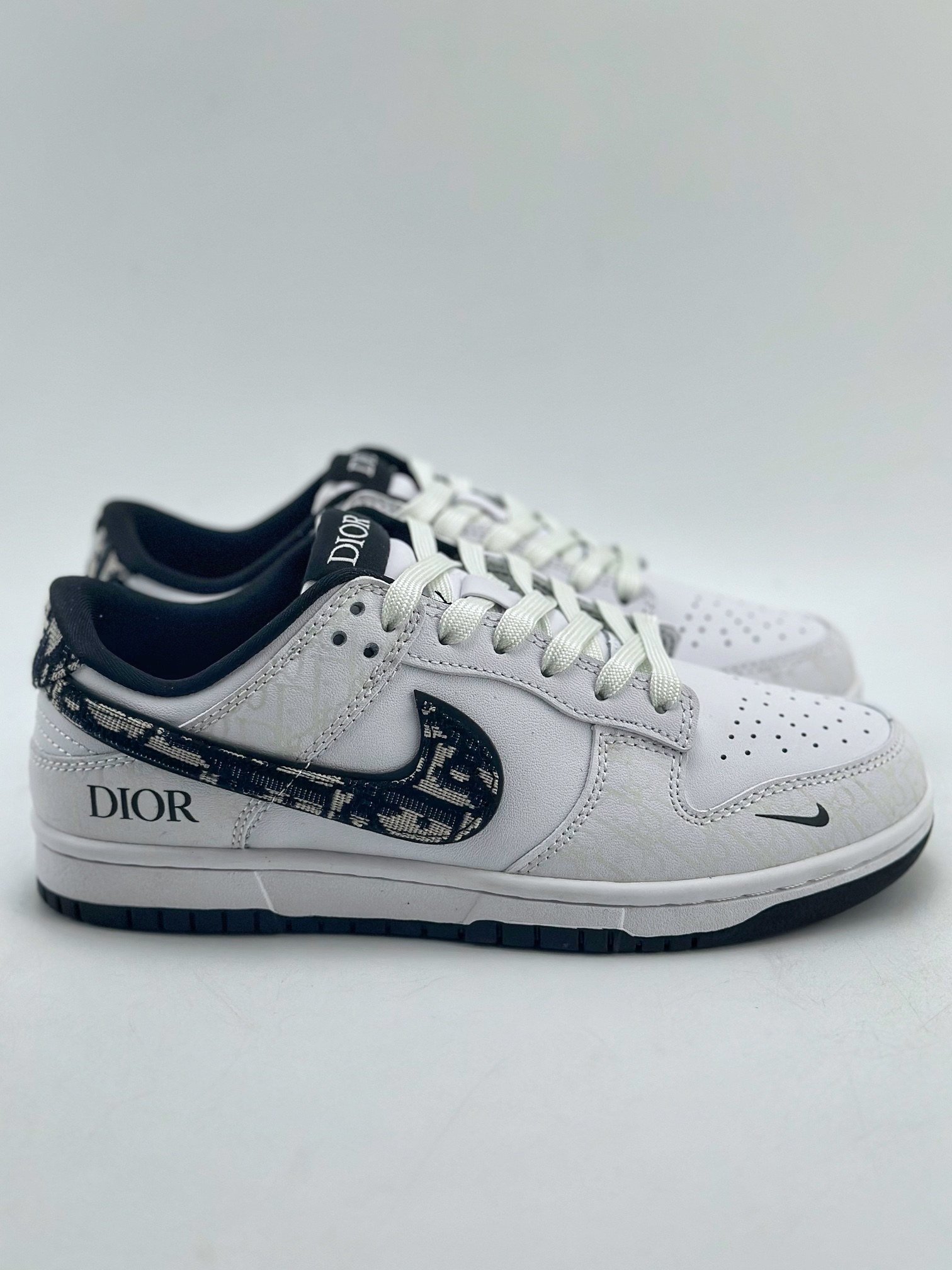 NIKE SB Dunk Low x DIOR 联名白黑 JH8036-914