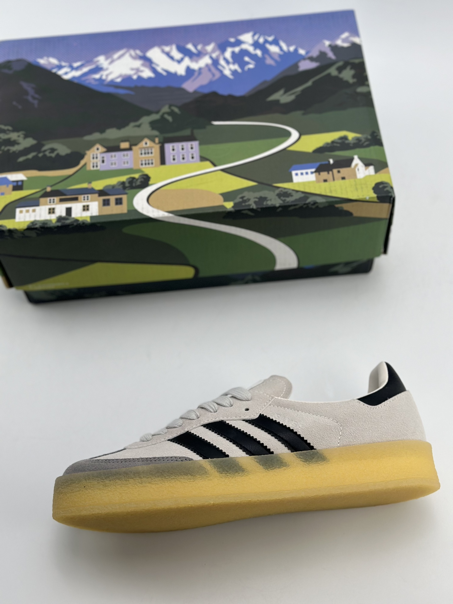 160 Adidas Originals 8th Street Samba x KITH x Clarks "Savannah"桑巴舞街头系列德训运动板鞋 IE1033