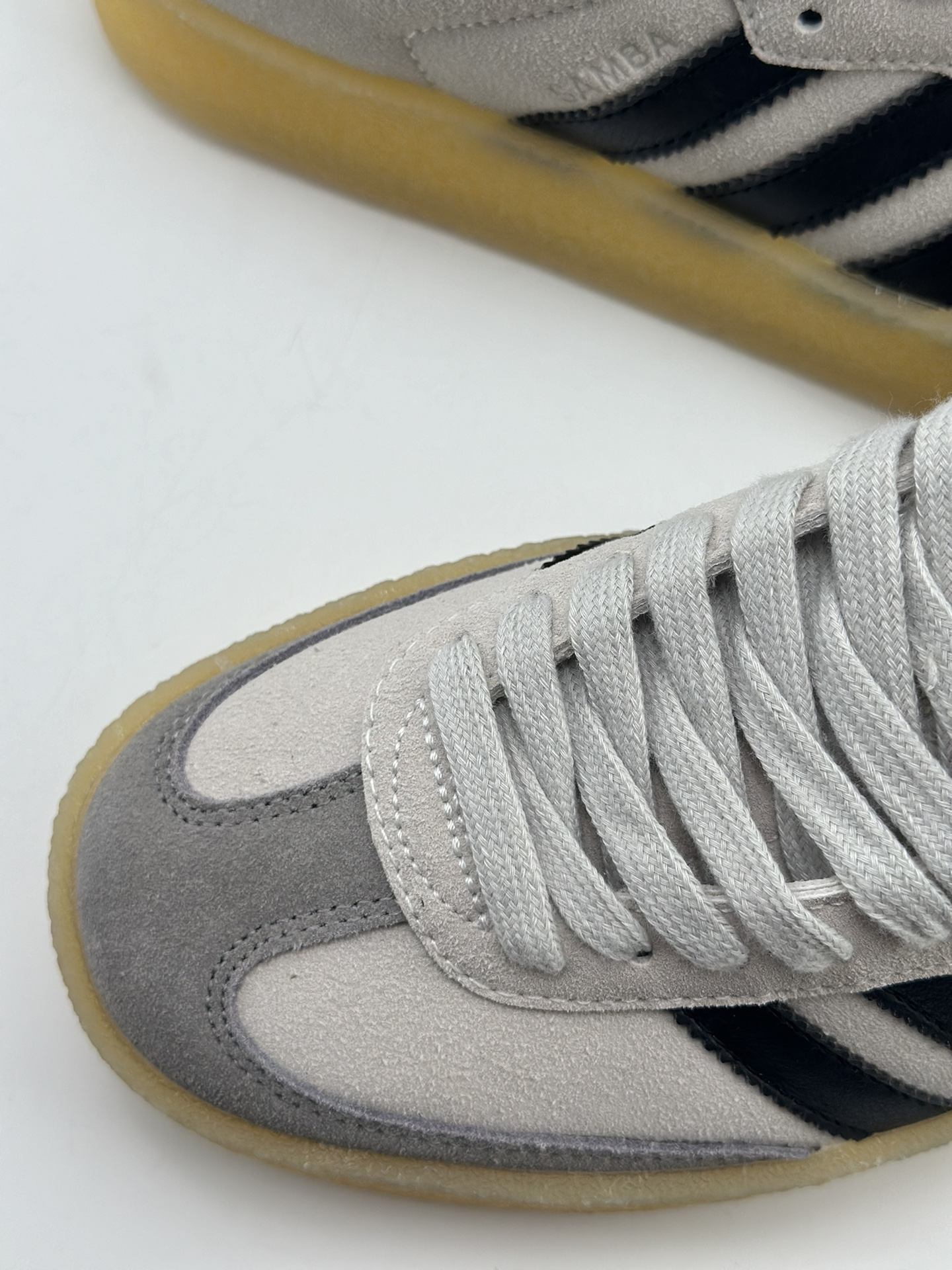 160 Adidas Originals 8th Street Samba x KITH x Clarks "Savannah"桑巴舞街头系列德训运动板鞋 IE1033