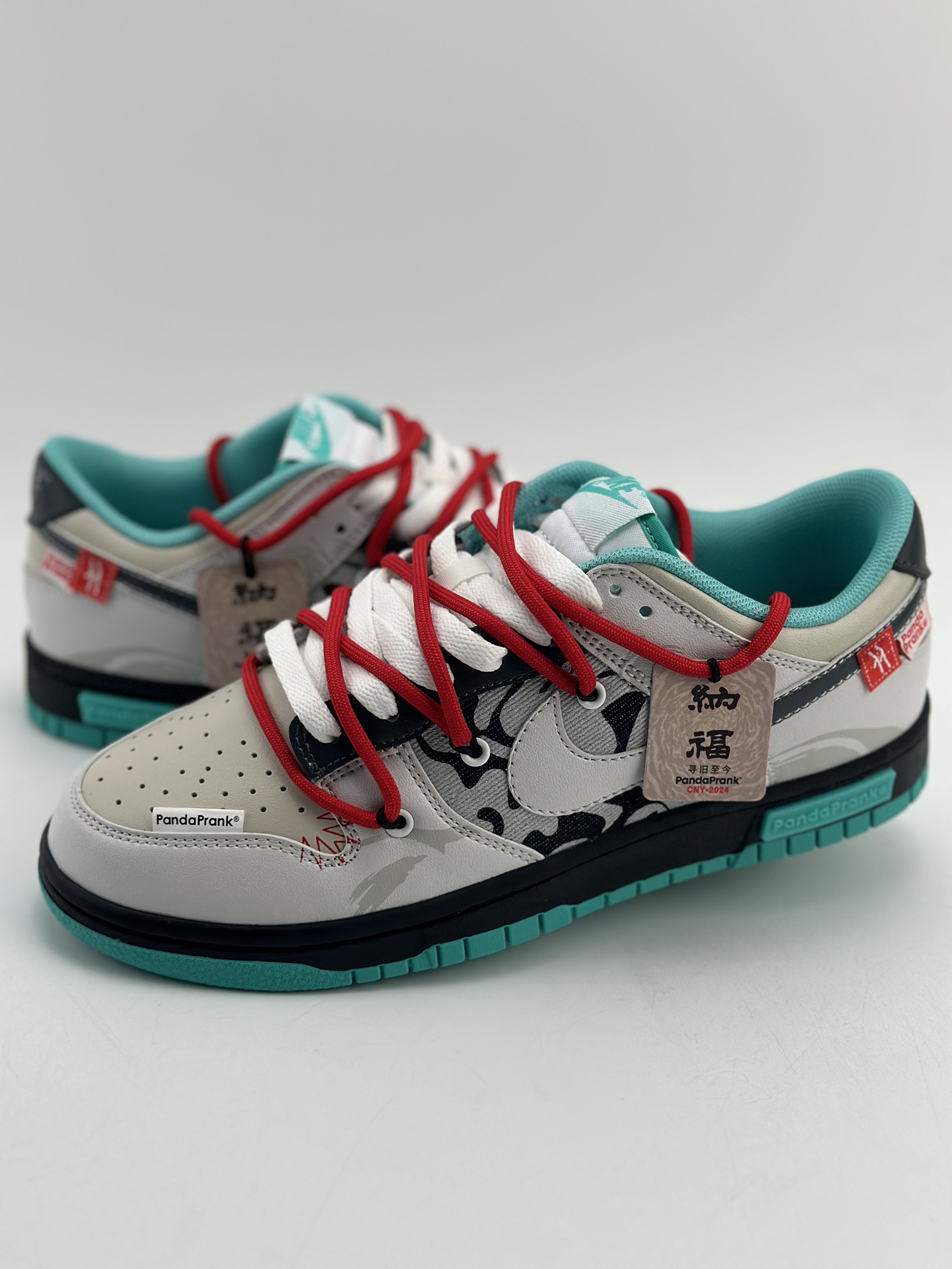 280 Nike SB Dunk Low 熊猫恶作剧 CNY 龙年限定游龙则灵DV0833-101